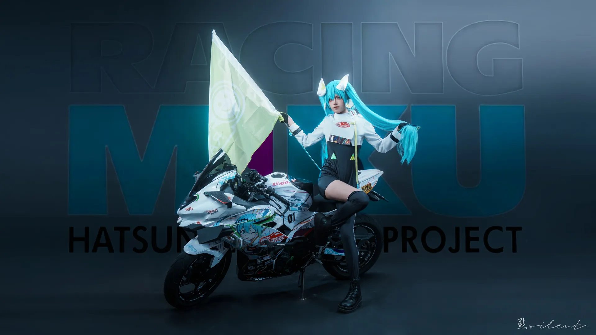 二次元コスプレ, 初音ミク, バイク撮影, レーシングミクコスプレ, レーシングスーツコーデ - 7枚目