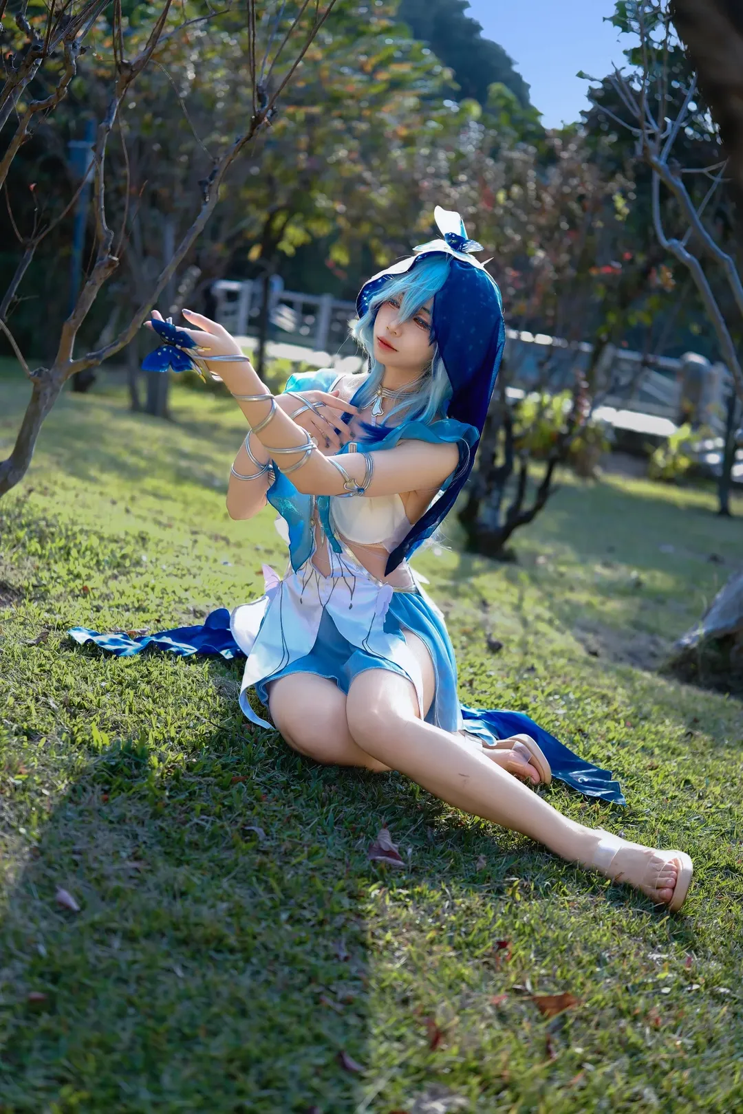 鸣潮, 守岸人cos, 蓝色系cosplay, 户外人像摄影, 流花湖公园写真 - 第1张