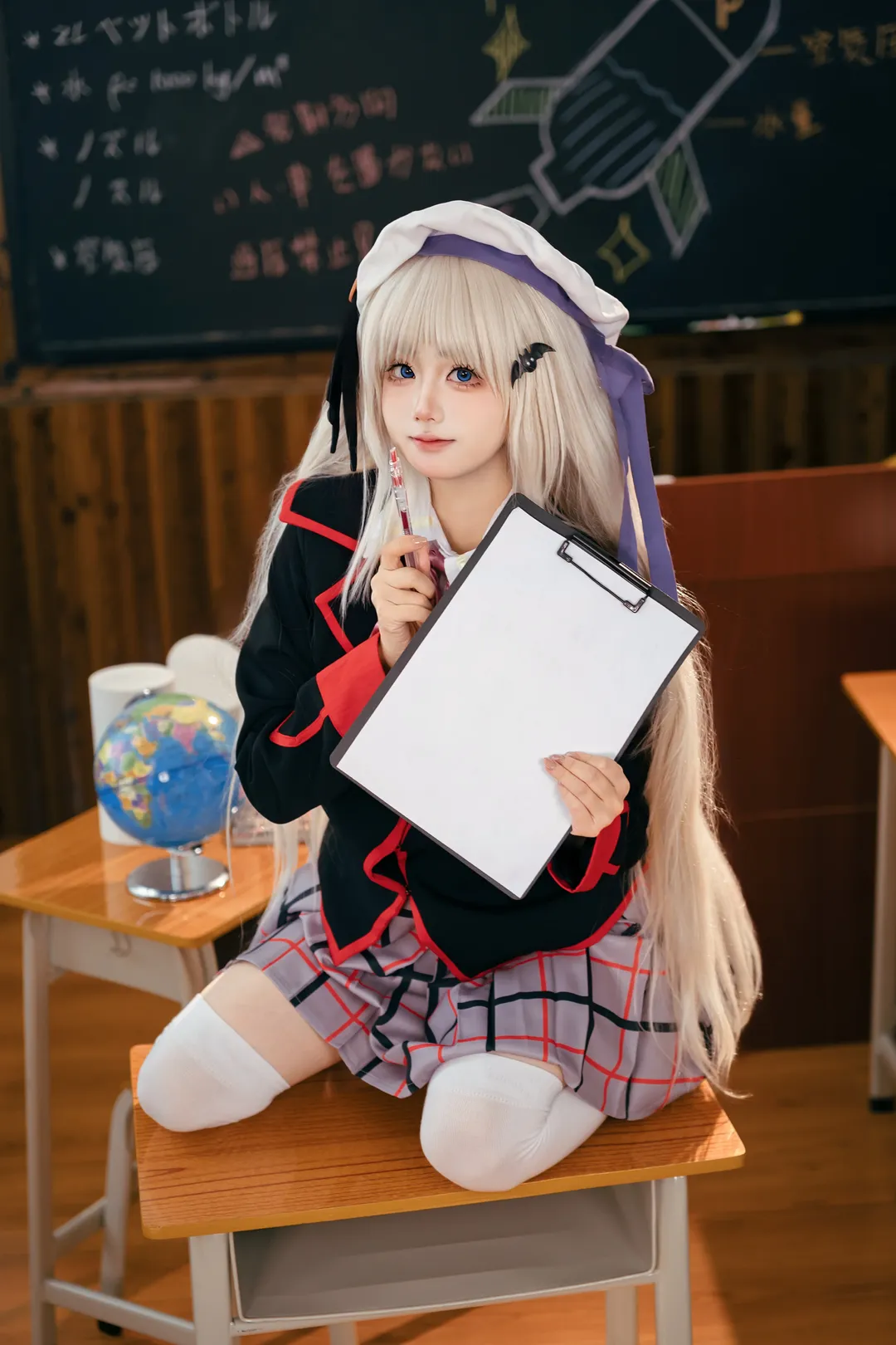 コスプレ撮影, 教室の写真, 二次元制服, 能美クドリャフカ コスプレ, リトルバスターズ! - 4枚目