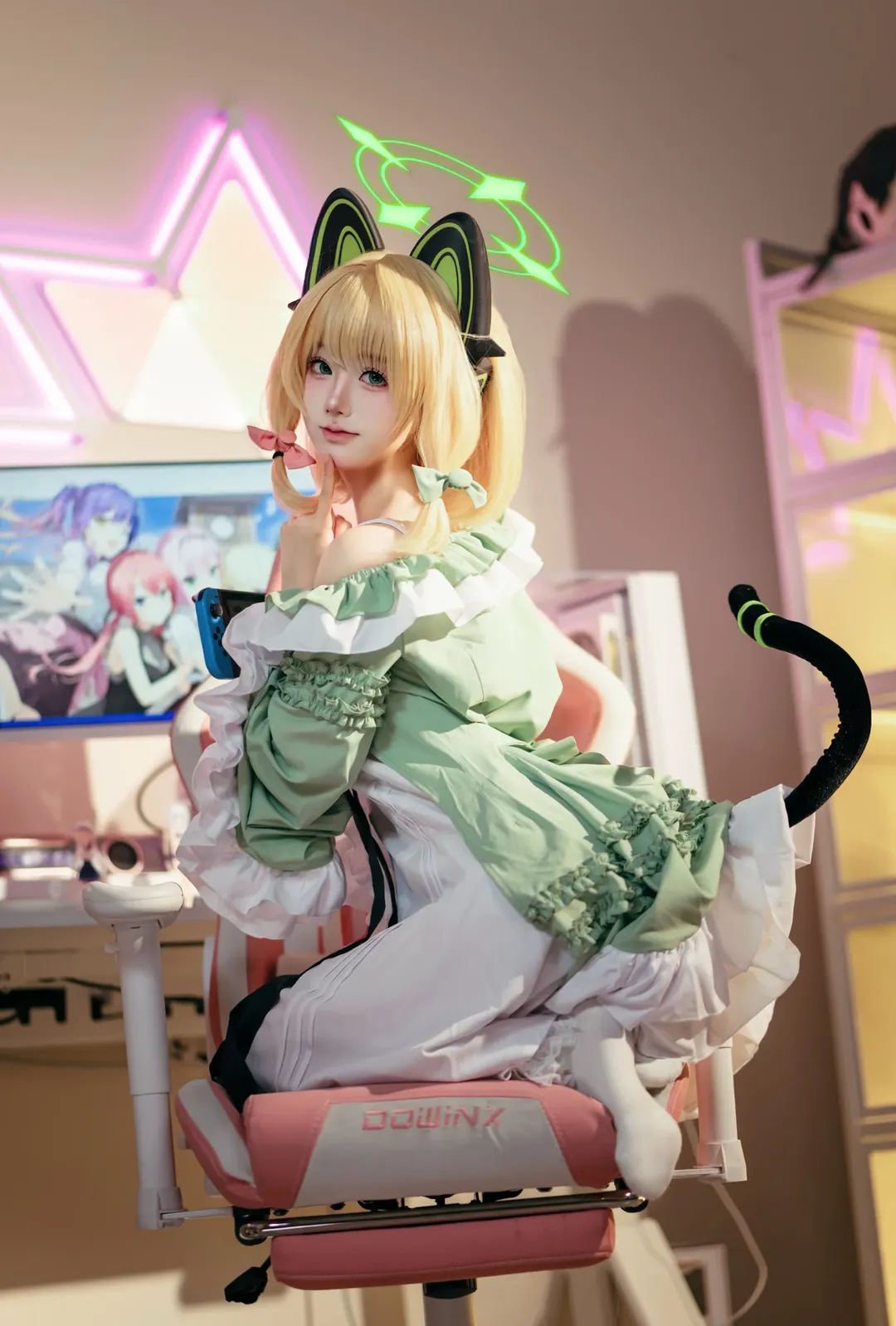 Blue Archive, Saiba Midori cosplay, Game Development Department, Cosplay photography, Anime-themed gaming room - Image 1