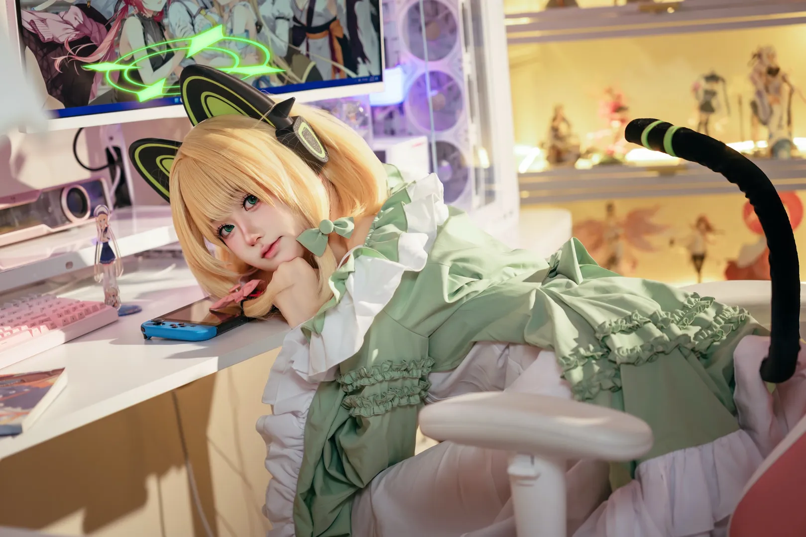 Blue Archive, Saiba Midori cosplay, Game Development Department, Cosplay photography, Anime-themed gaming room - Image 2