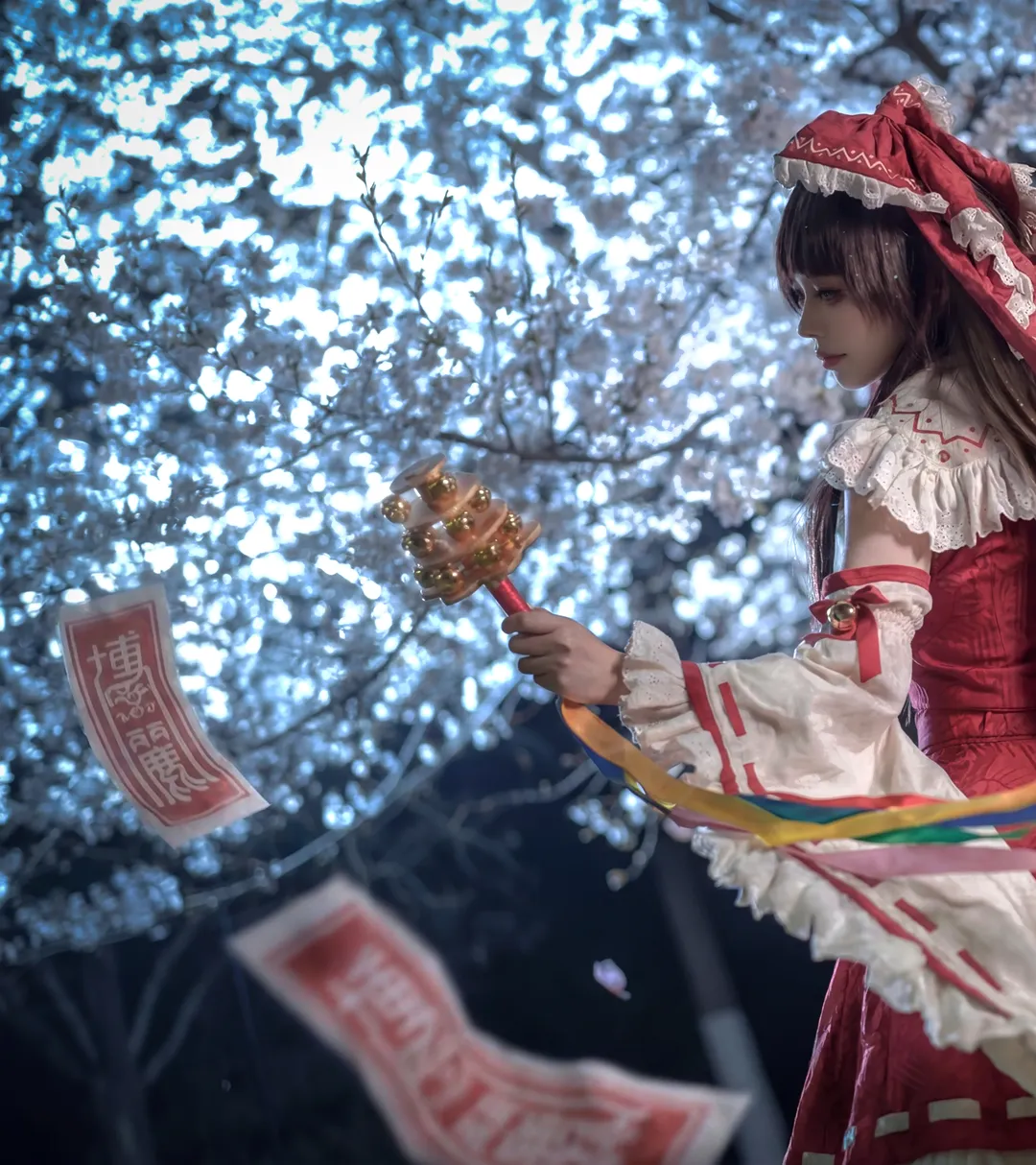博麗霊夢コスプレ, 東方Project, 夜景コスプレ, 桜フォトグラフ, 神社風 - 1枚目