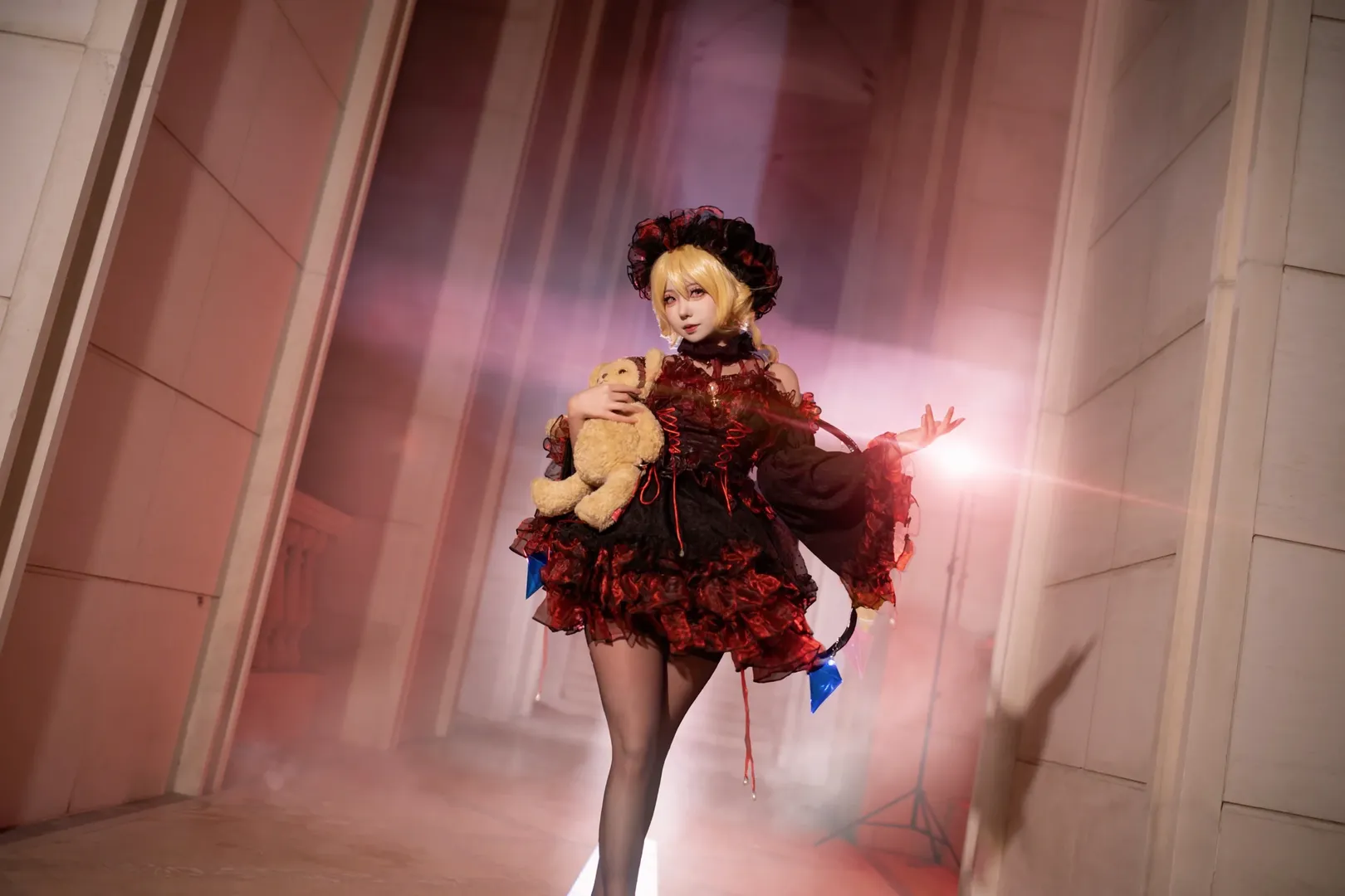 芙兰朵露cos, cosplay日常, 东方幻想乡, 梦幻氛围感, 摄影布光