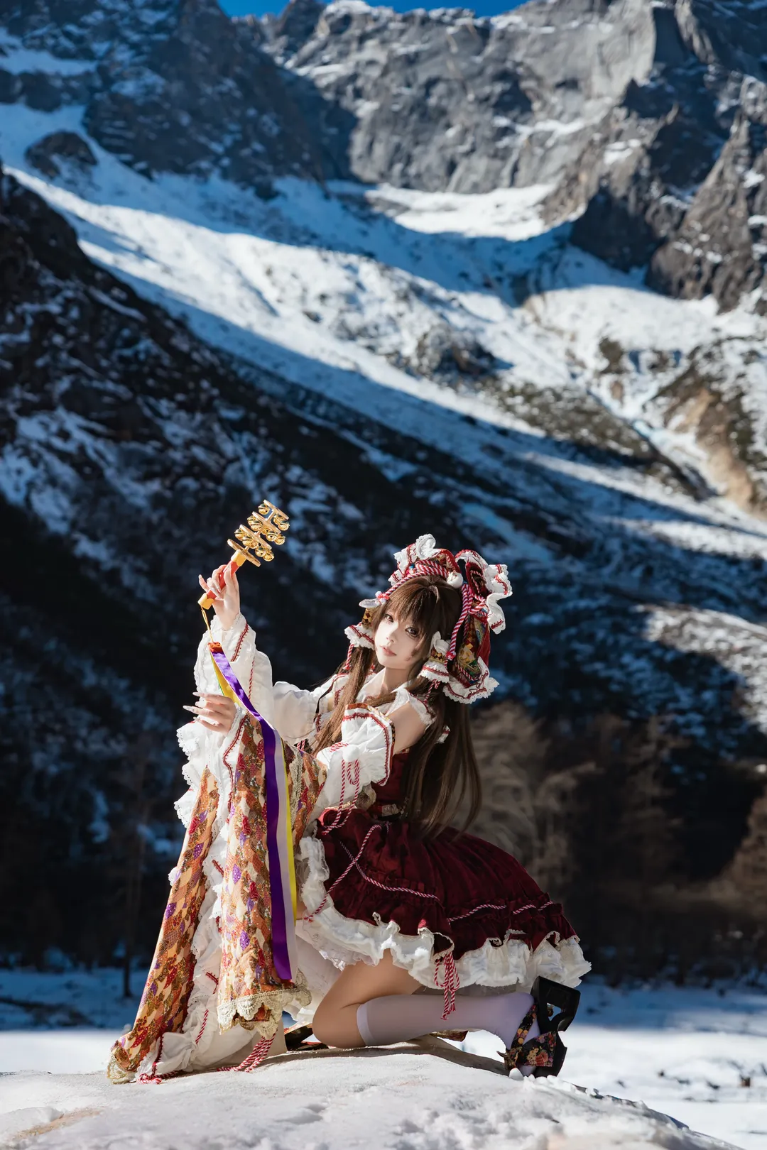 东方project, cos正片, 灵梦cos, 巫女服, 雪山摄影 - 第4张