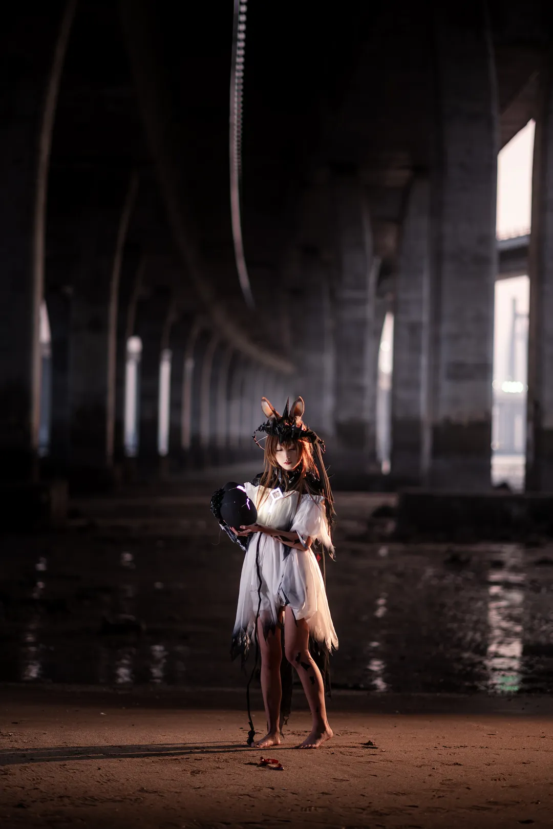 明日方舟, 阿米娅cos, cosplay正片, 废土风摄影, 场景人像 - 第4张
