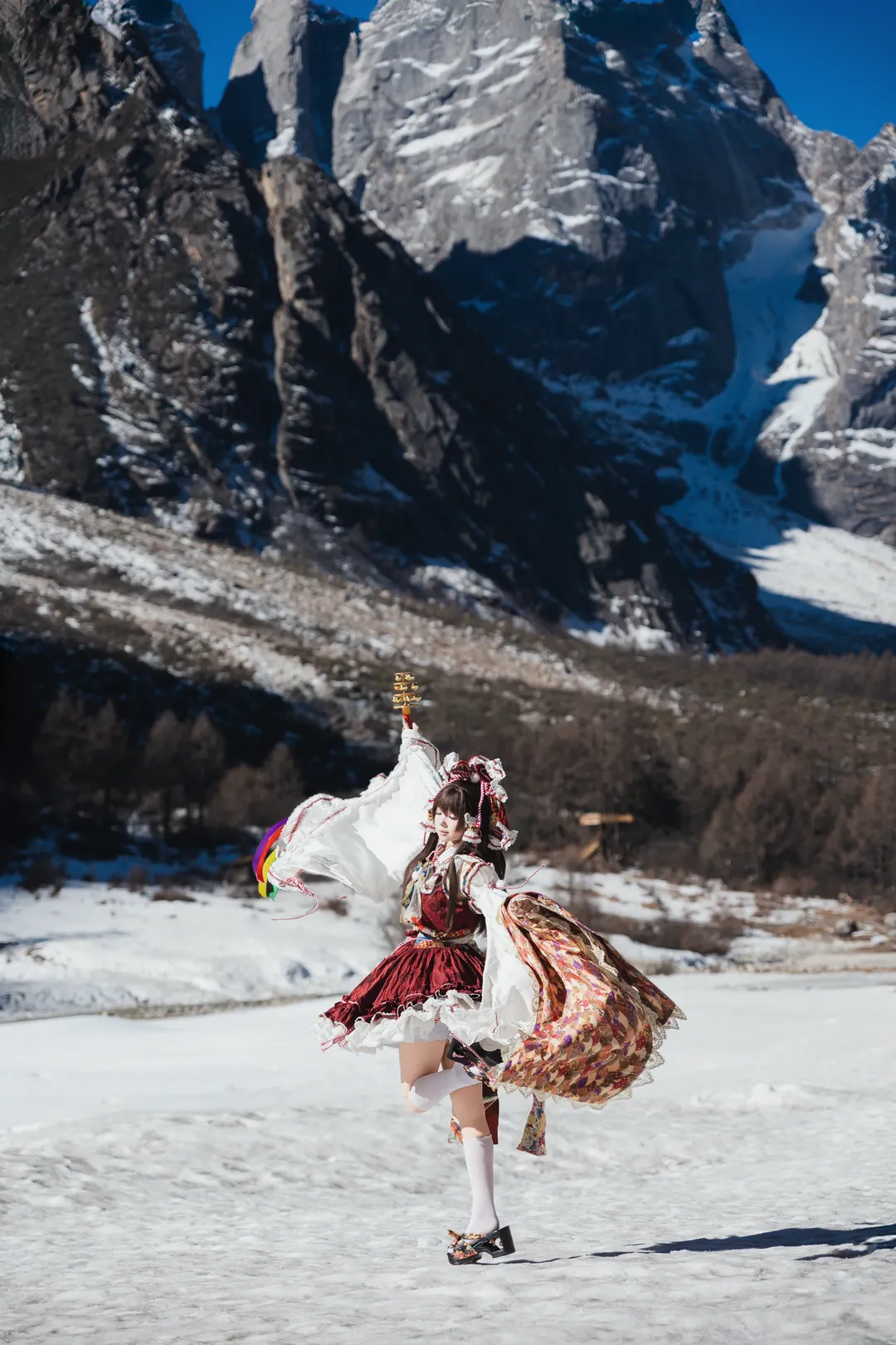 cos正片, 人像摄影, 灵梦cos, 雪原写真, 高海拔旅拍