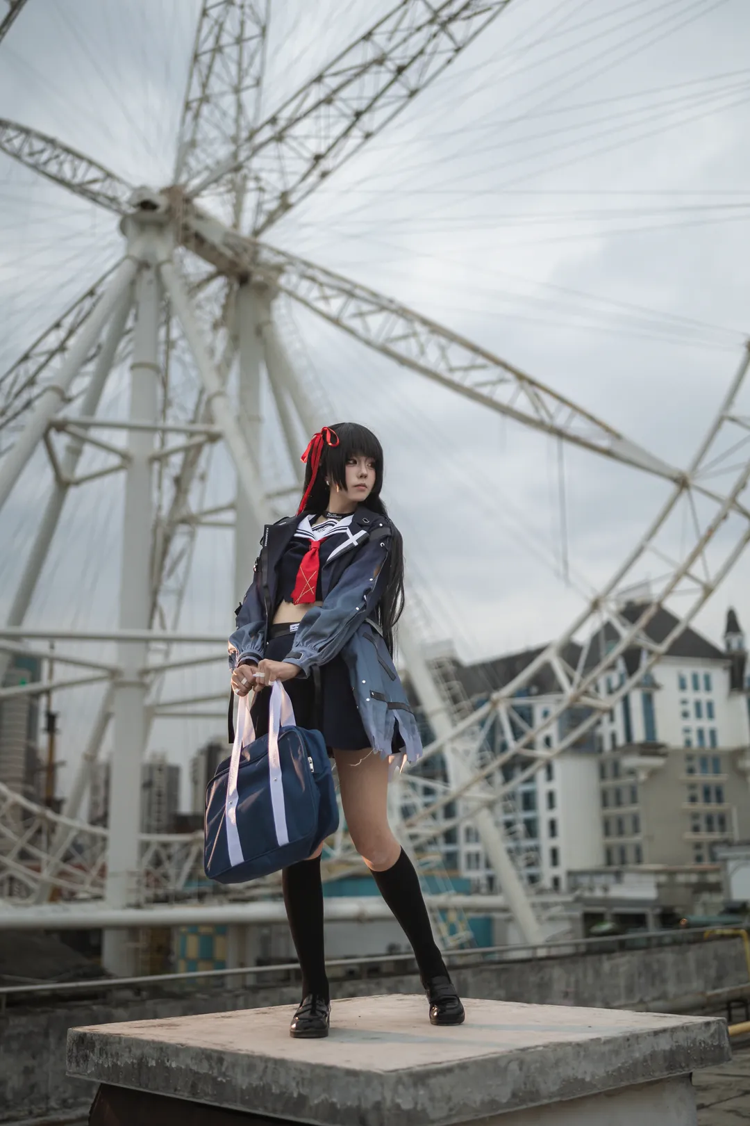 鸣潮, jk, 千咲cos, cosplay摄影, 阴雨天外景 - 第6张