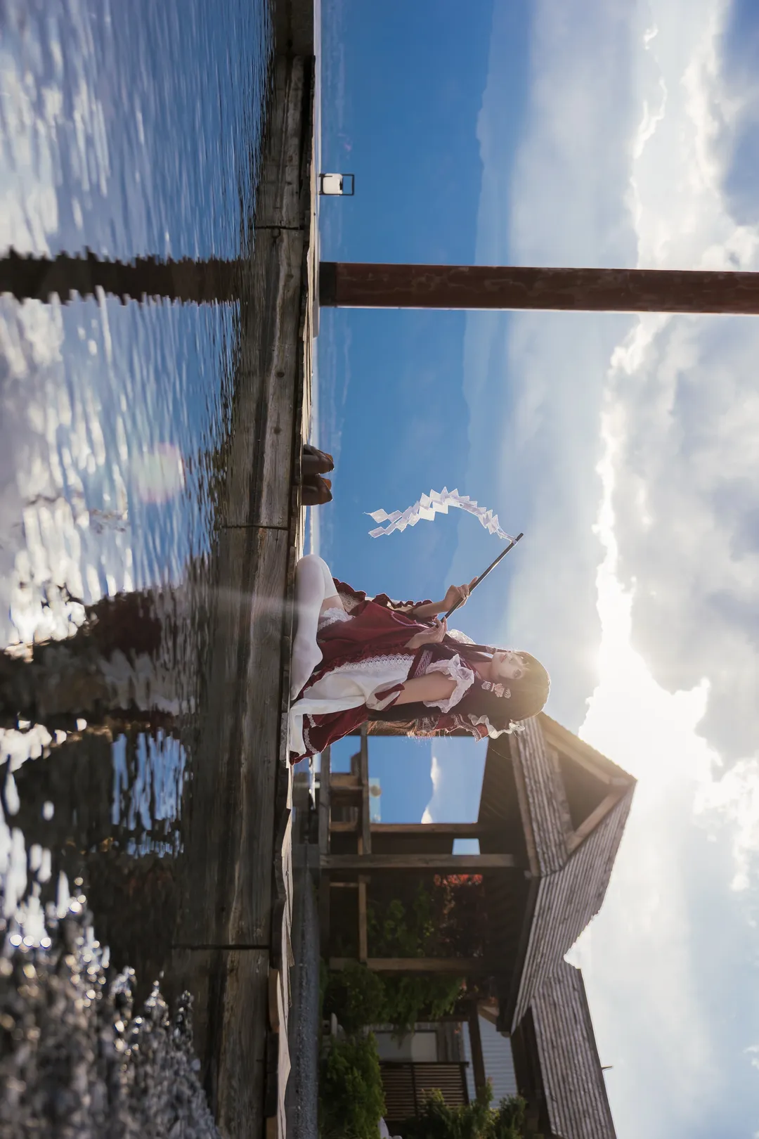 東方Project, 霊夢コスプレ, コスプレ撮影, 巫女コスプレ, 湖畔での撮影 - 2枚目