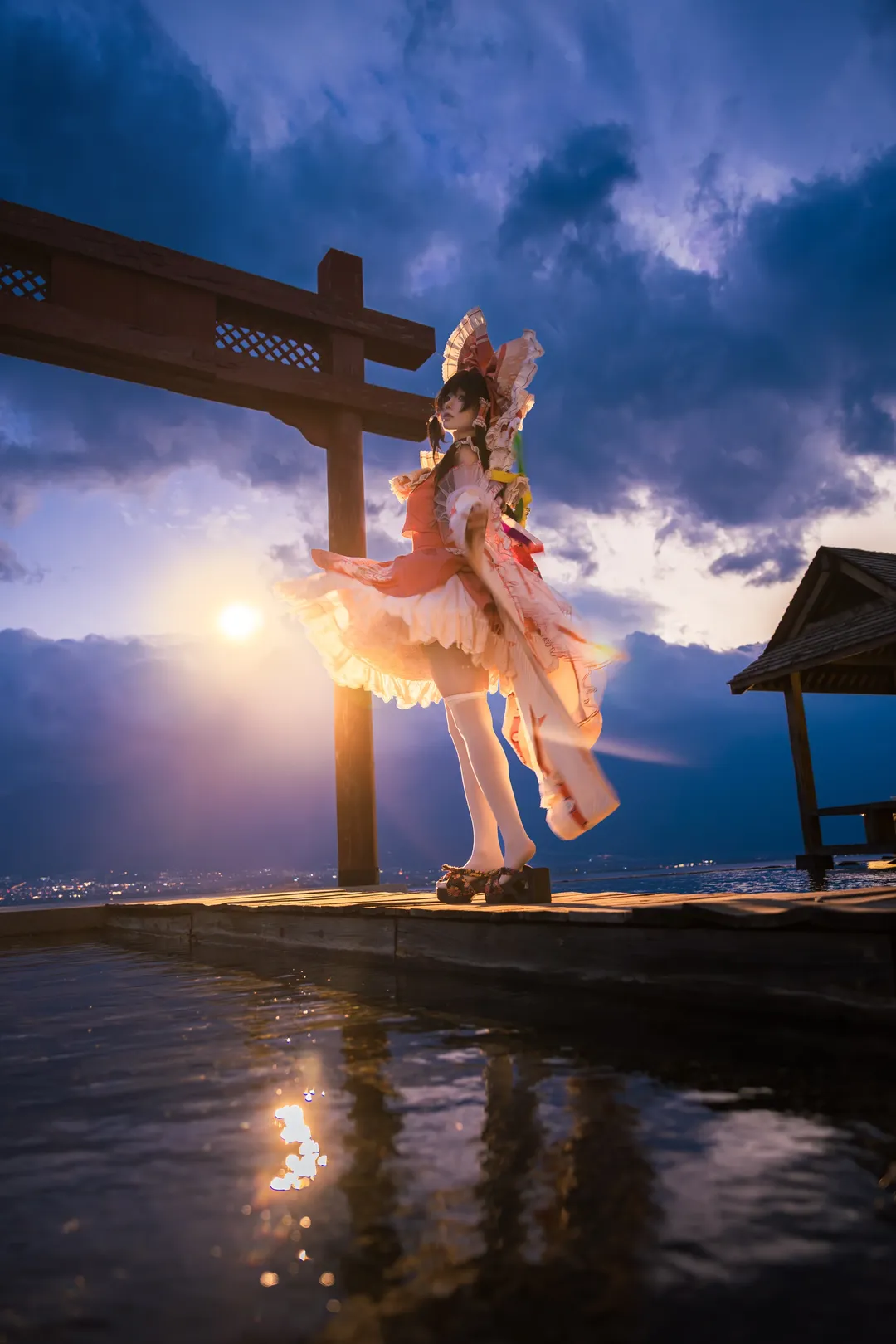 Outdoor portrait, Waterside photography, Touhou Project cosplay, Backlit atmosphere, Touhou Project cosplay - Image 1