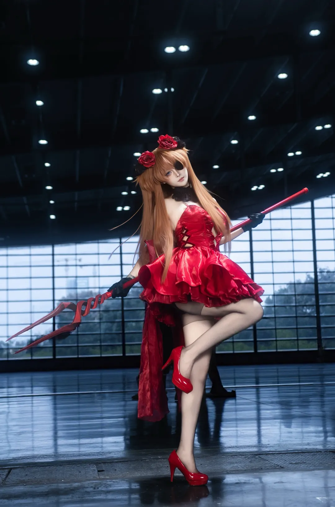 漫展场照, 明日香cos, 新世纪福音战士, NIKKE联动, 红礼服Cosplay - 第2张