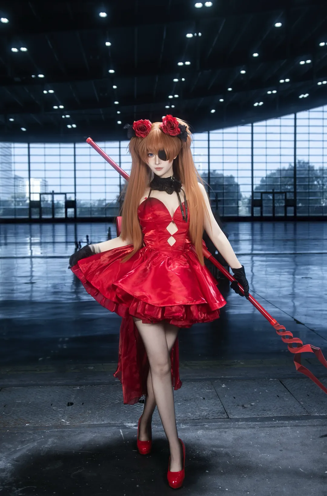 漫展场照, 明日香cos, 新世纪福音战士, NIKKE联动, 红礼服Cosplay - 第8张