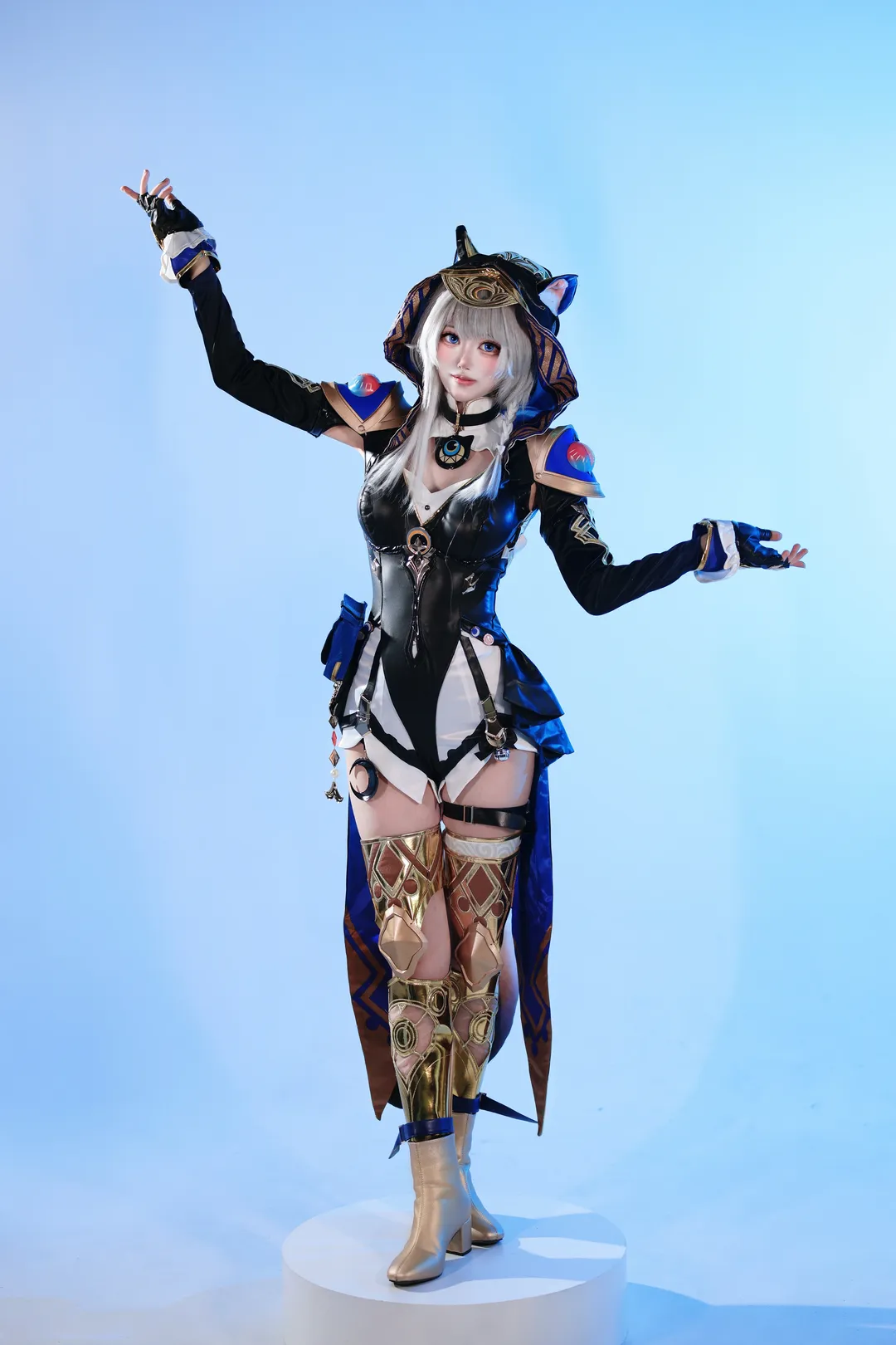 セファリア コスプレ, 崩壊：スターレイル, コスプレ撮影, 猫耳スタイル, 金リンゴのアイテム
