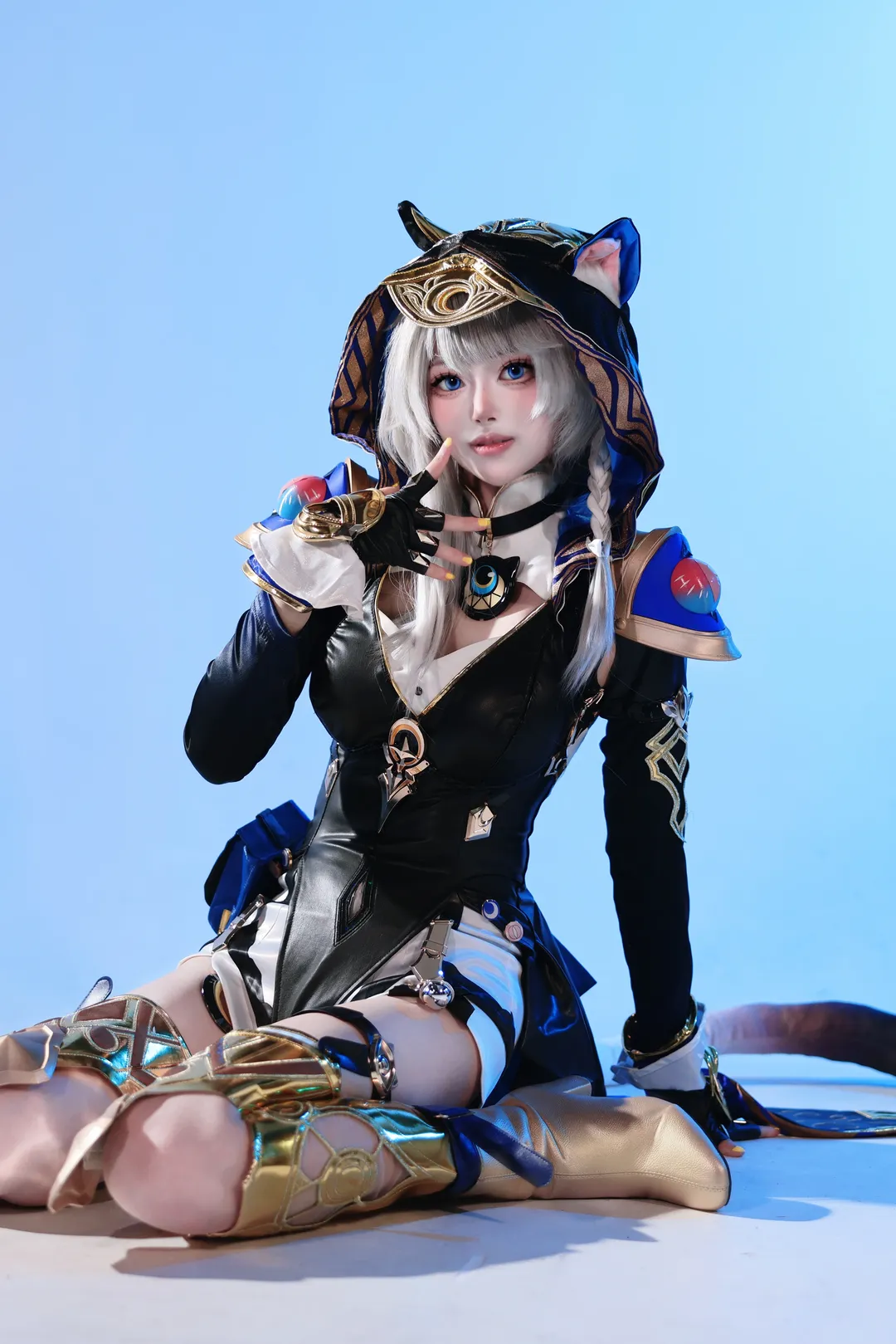 赛飞儿cos, 崩坏星穹铁道, cosplay摄影, 银发蓝瞳, 猫耳兜帽 - 第1张