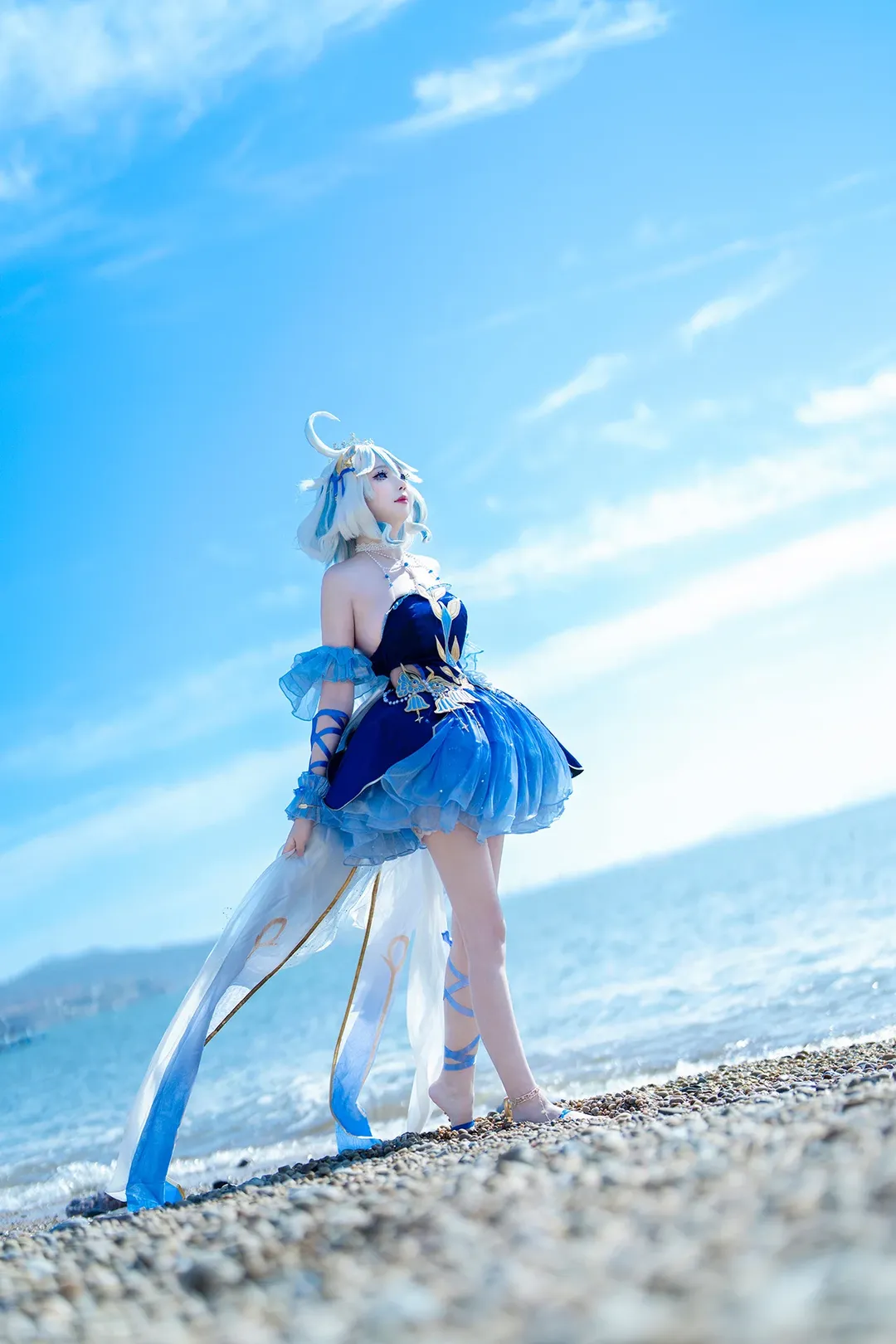 原神, 芙宁娜cos, 芙卡洛斯cos, 水神装扮, 海边人像 - 第1张