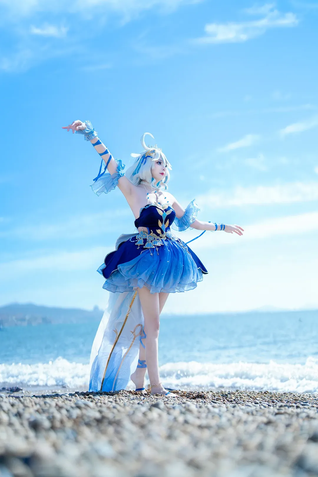 原神, 芙宁娜cos, 芙卡洛斯cos, 水神装扮, 海边人像
