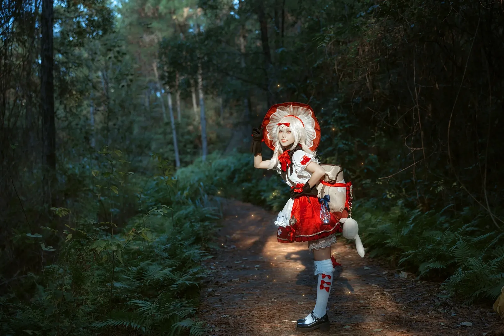 原神, 可莉cos, cosplay正片, 林间摄影, 魔女装 - 第5张