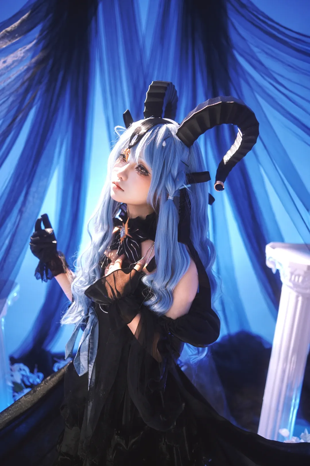 Atmospheric photography, Sakiko Toyokawa cosplay, Ave Mujica, Meizhou photoshoot booking, Gothic style cosplay - Image 4