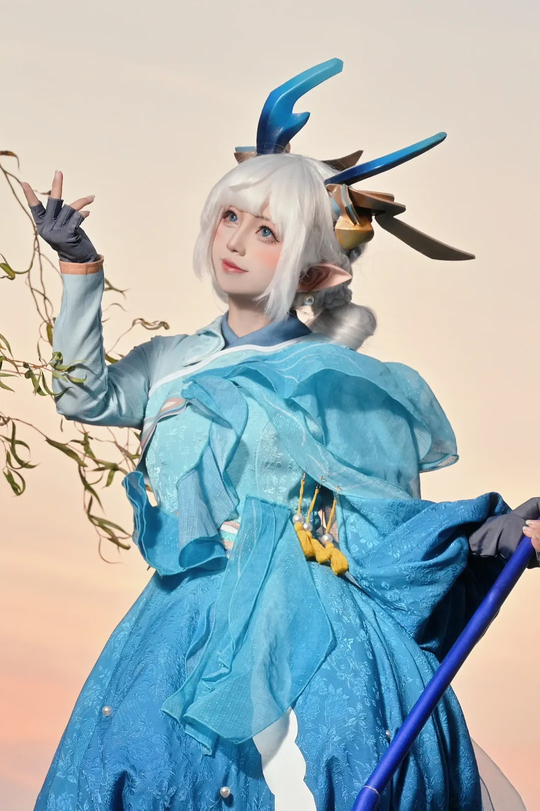 瑶cos, 国风cosplay, 水边外景, 精灵耳造型, 山海碧波行 - 第1张