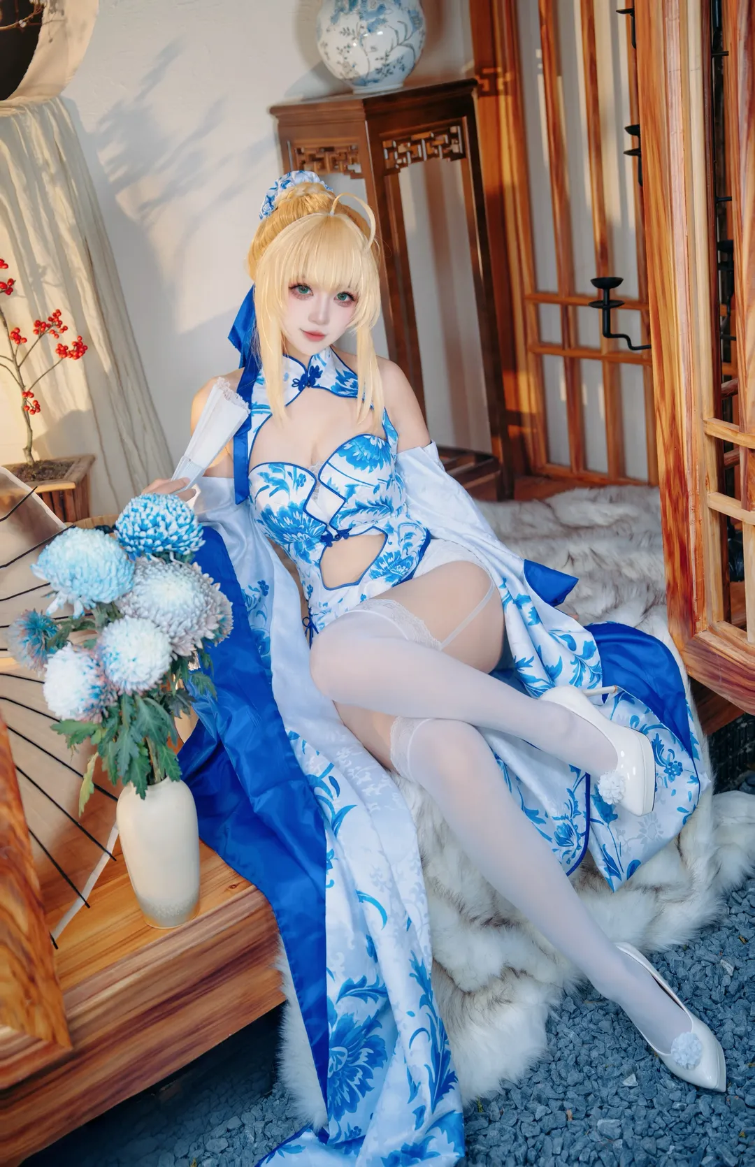中華風コスプレ, 青花瓷コスプレ, 中華風庭園ロケ撮影, 昆明の古風な写真撮影, 白タイツ コスプレ - 1枚目