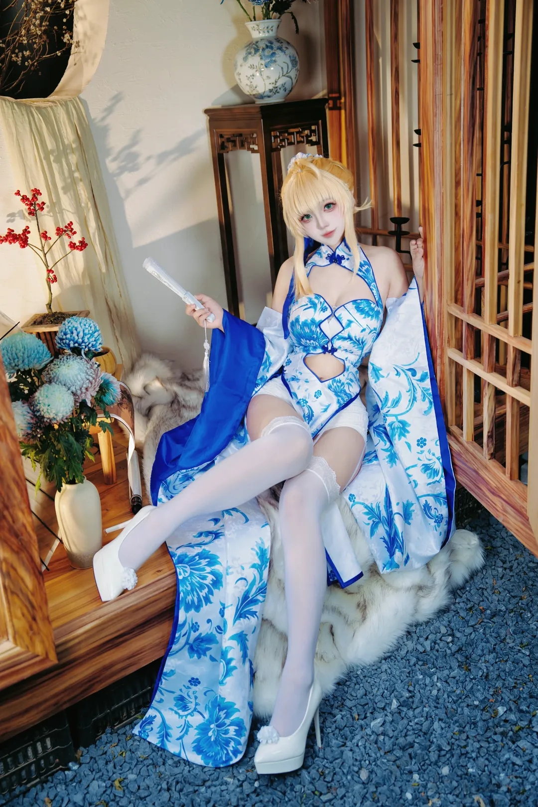 中華風コスプレ, 青花瓷コスプレ, 中華風庭園ロケ撮影, 昆明の古風な写真撮影, 白タイツ コスプレ - 3枚目
