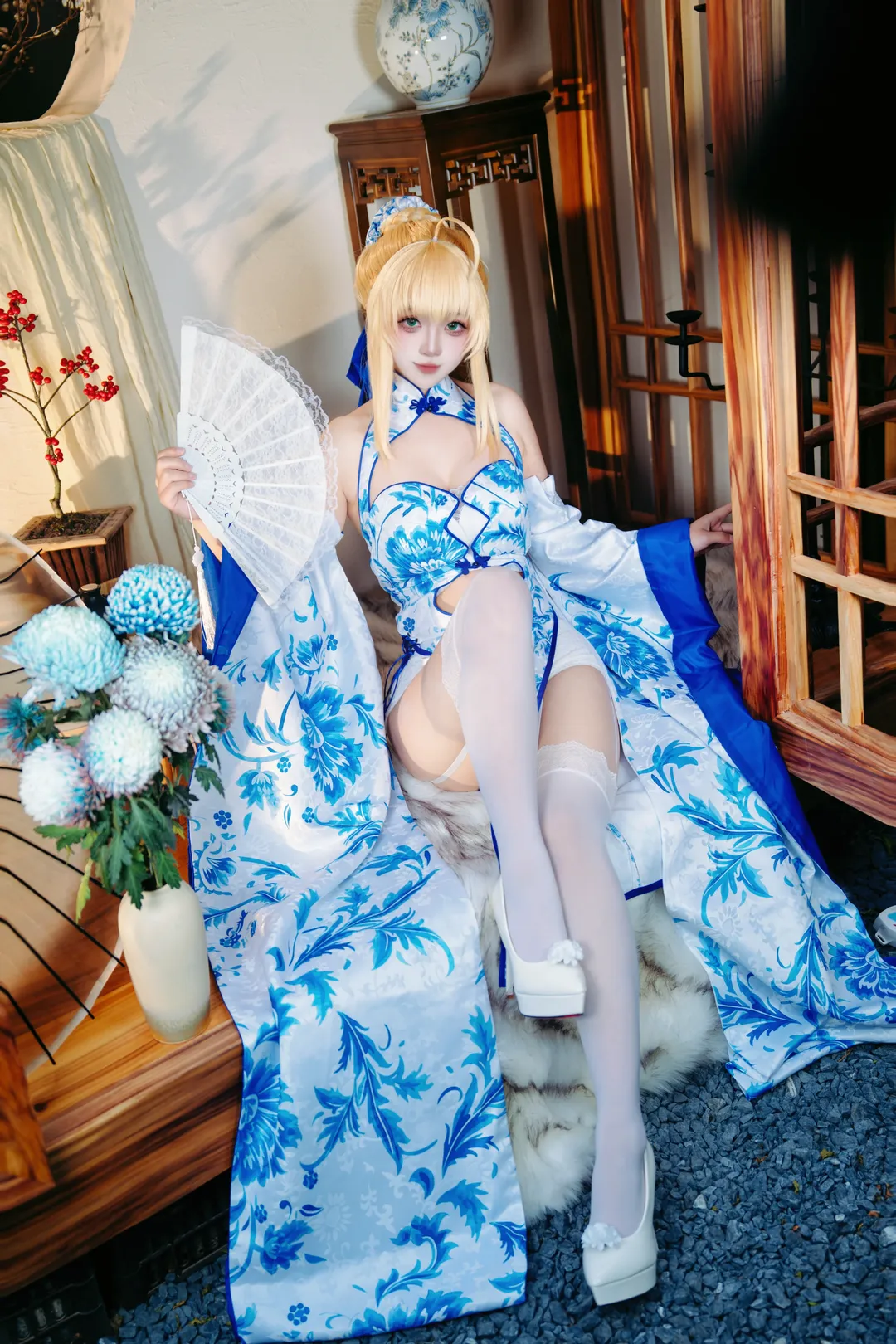 中華風コスプレ, 青花瓷コスプレ, 中華風庭園ロケ撮影, 昆明の古風な写真撮影, 白タイツ コスプレ - 4枚目