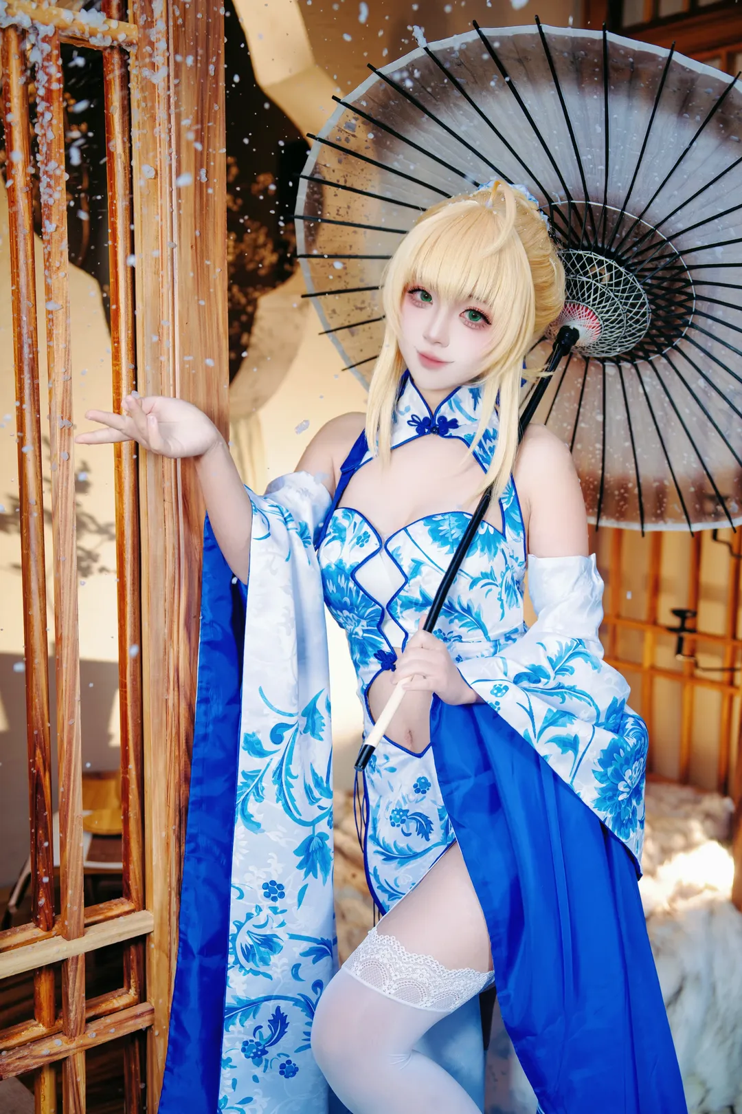 中華風コスプレ, 青花瓷コスプレ, 中華風庭園ロケ撮影, 昆明の古風な写真撮影, 白タイツ コスプレ - 5枚目