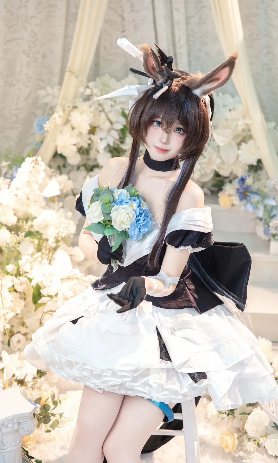 2次元少女, うさ耳衣装, アークナイツ, アーミヤ コスプレ, コスプレ撮影 - 3枚目
