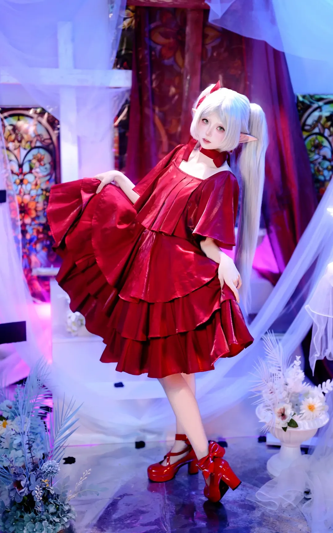 二次元撮影, 葬送のフリーレン, フリーレン コスプレ, エルフ耳コスプレ, 赤いドレスのコスプレ - 1枚目