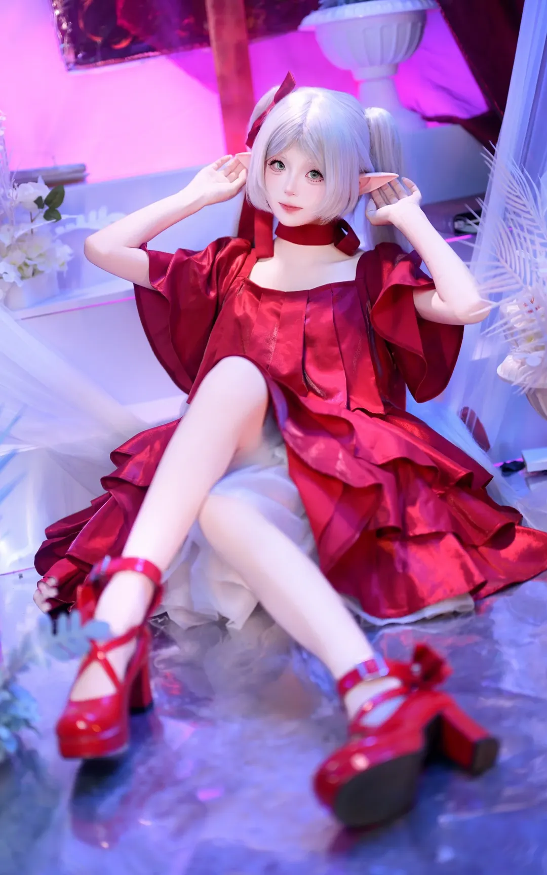 二次元撮影, 葬送のフリーレン, フリーレン コスプレ, エルフ耳コスプレ, 赤いドレスのコスプレ - 4枚目