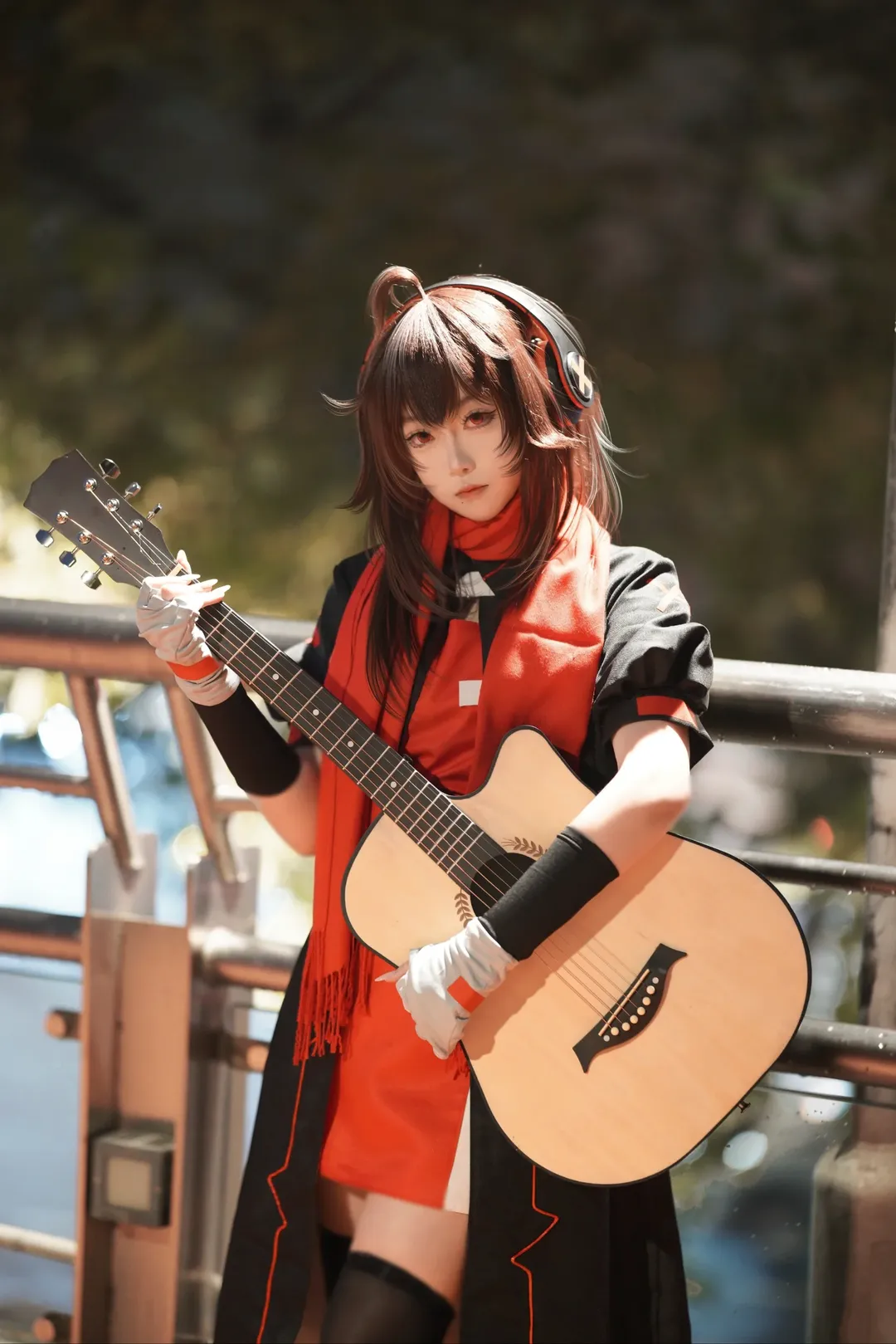Vsinger, 乐正绫cos, 世末歌者, 原木吉他, 古早cosplay - 第2张