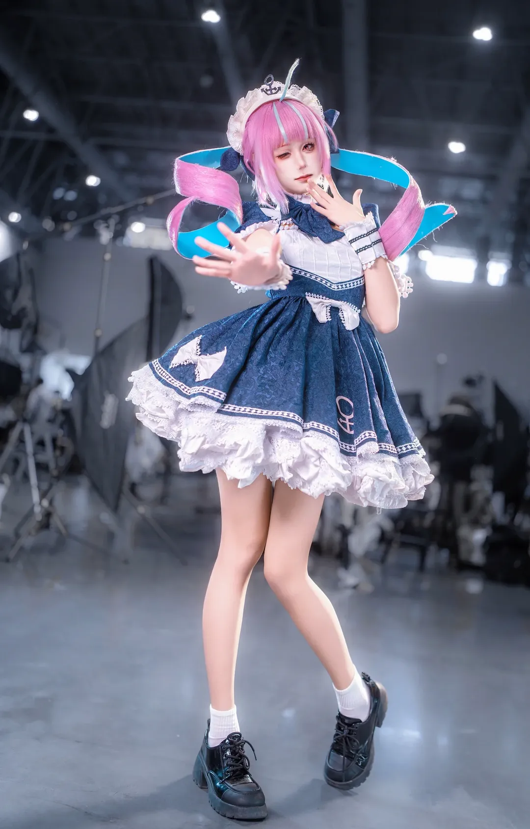 漫展场照, 女仆装cosplay, hololive, 凑阿库娅cos, Vtuber cosplay - 第2张