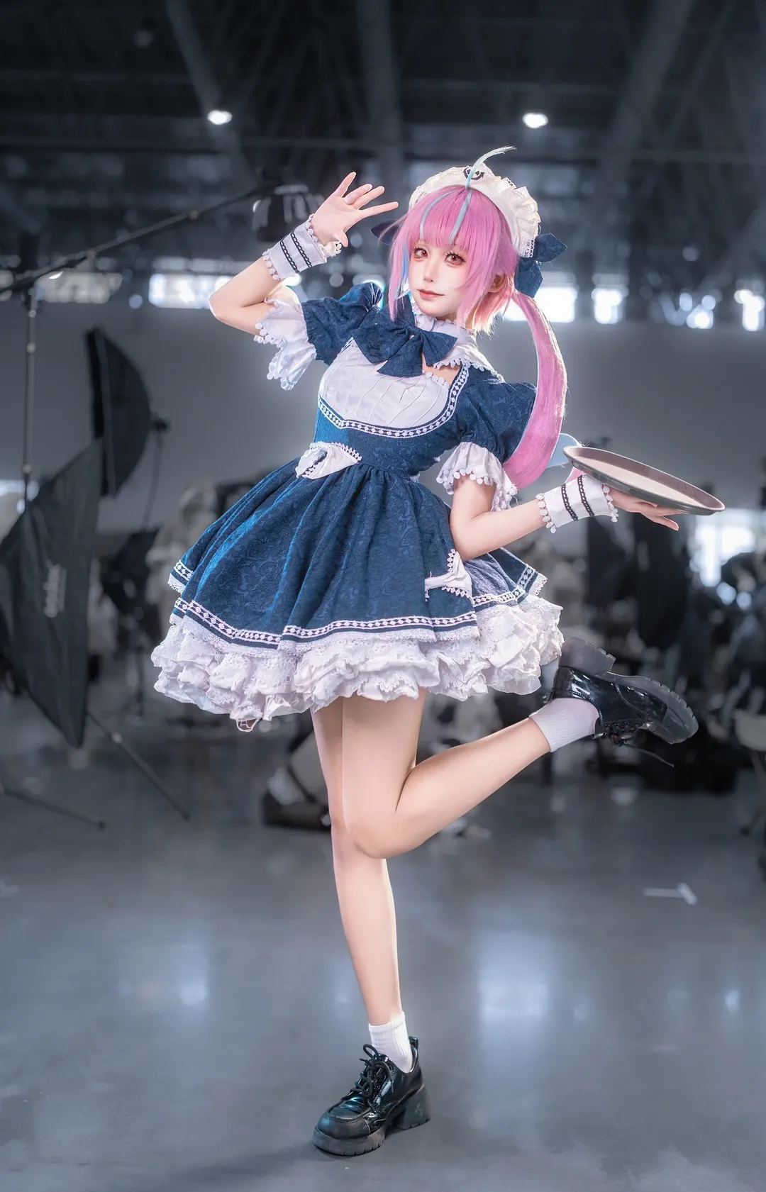 漫展场照, 女仆装cosplay, hololive, 凑阿库娅cos, Vtuber cosplay - 第3张