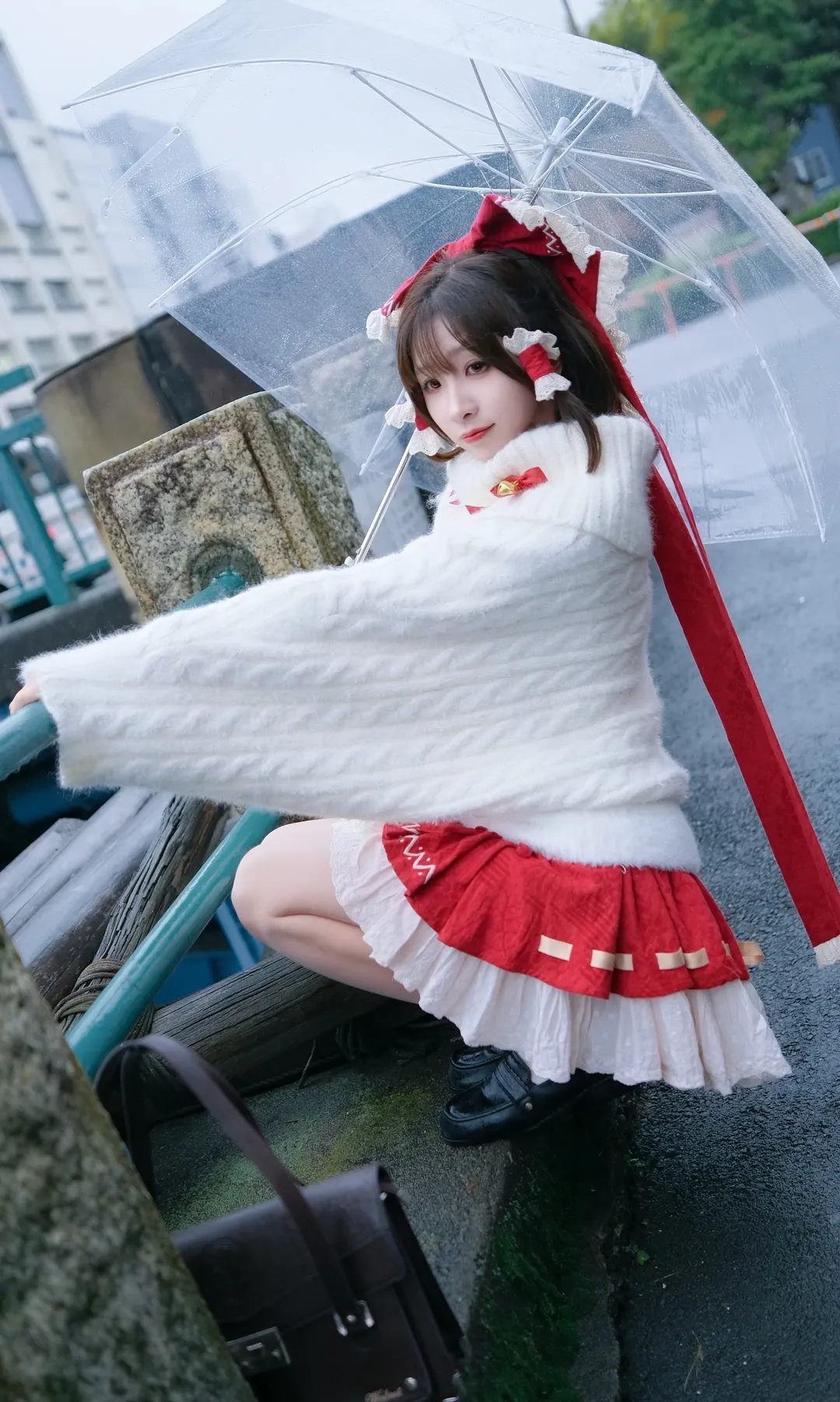 博丽灵梦cos, 东方project, 透明雨伞, 私设造型, 日系街拍 - 第2张