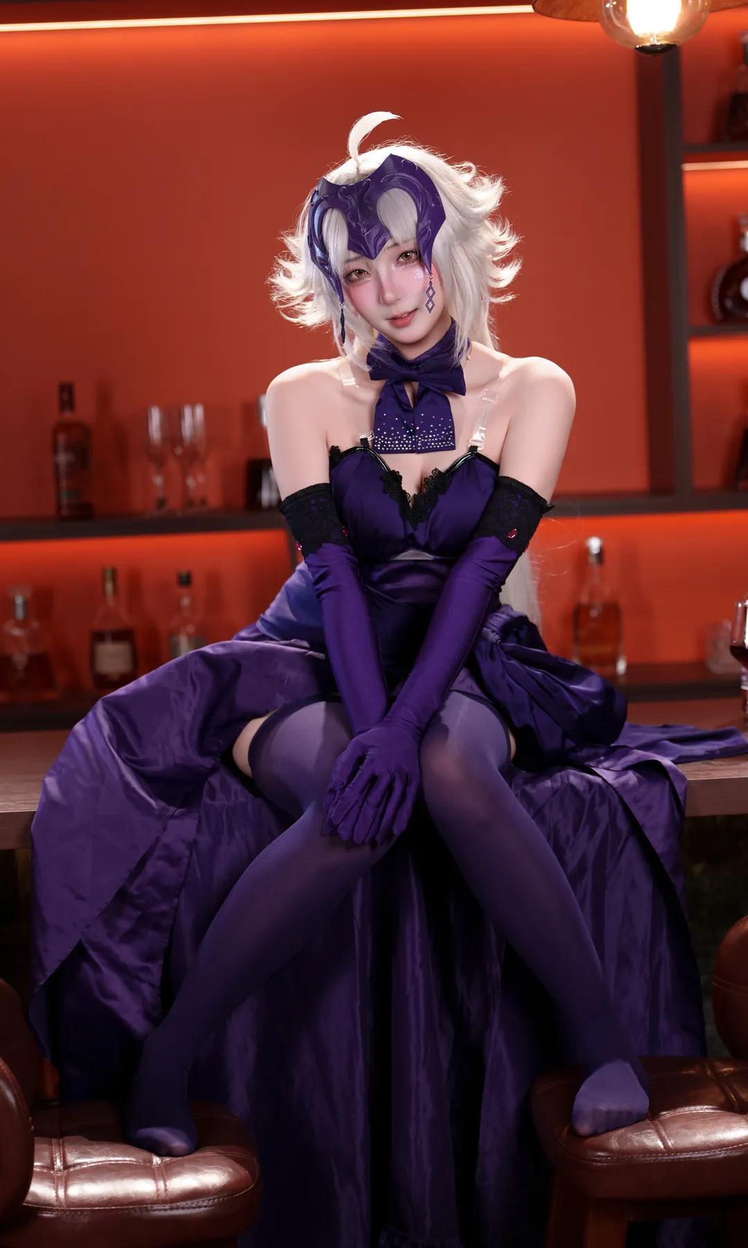 Fate/Grand Order, 黑贞德cos, cosplay摄影, 醉贞礼装, 酒吧夜景 - 第2张