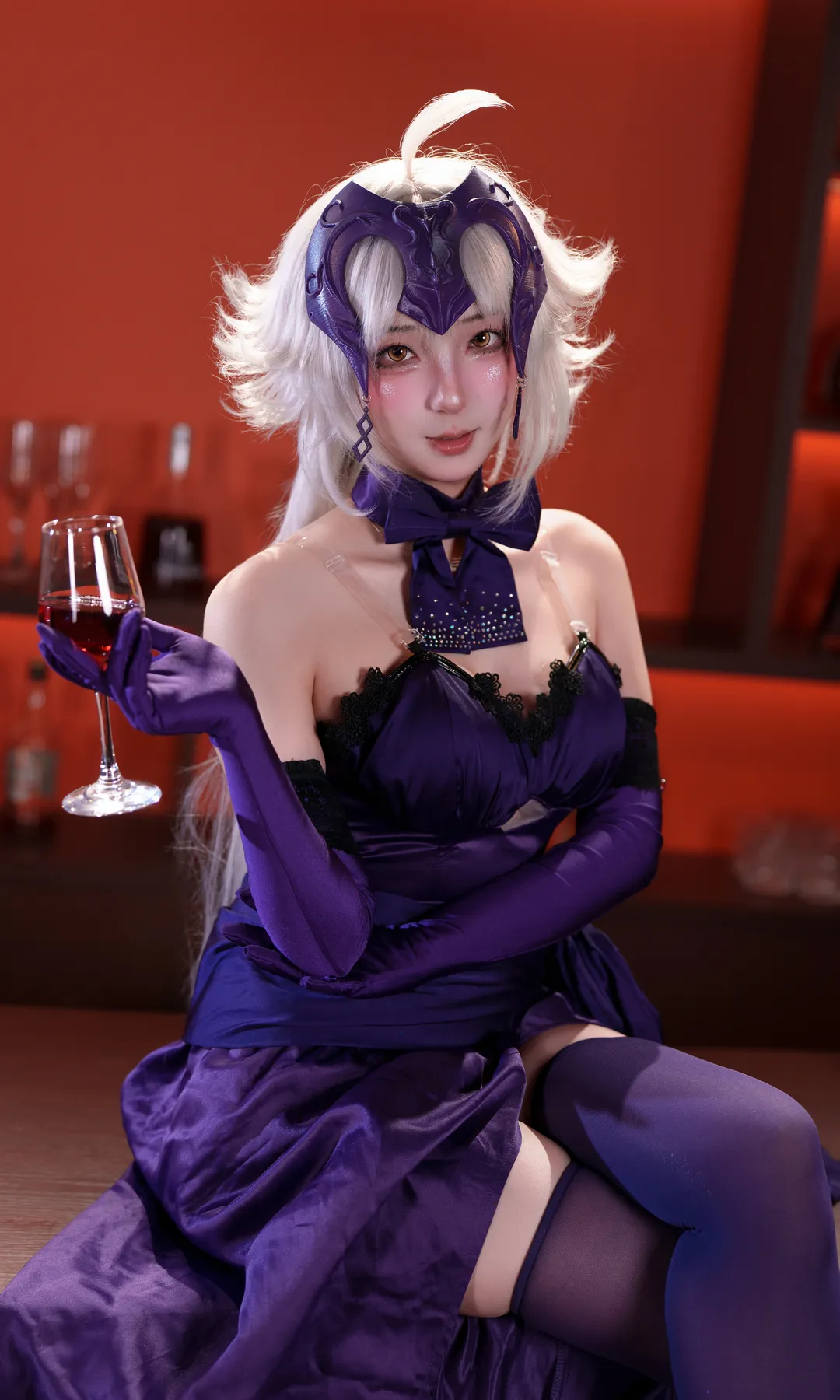 Fate/Grand Order, 黑贞德cos, cosplay摄影, 醉贞礼装, 酒吧夜景 - 第3张