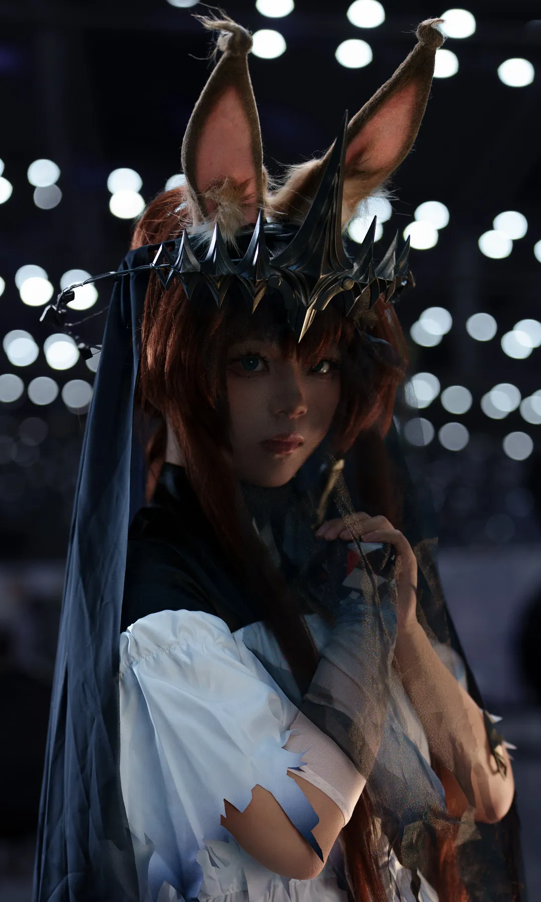 cosplay, 明日方舟, 阿米娅cos, 兔耳造型, 冷色调摄影 - 第1张