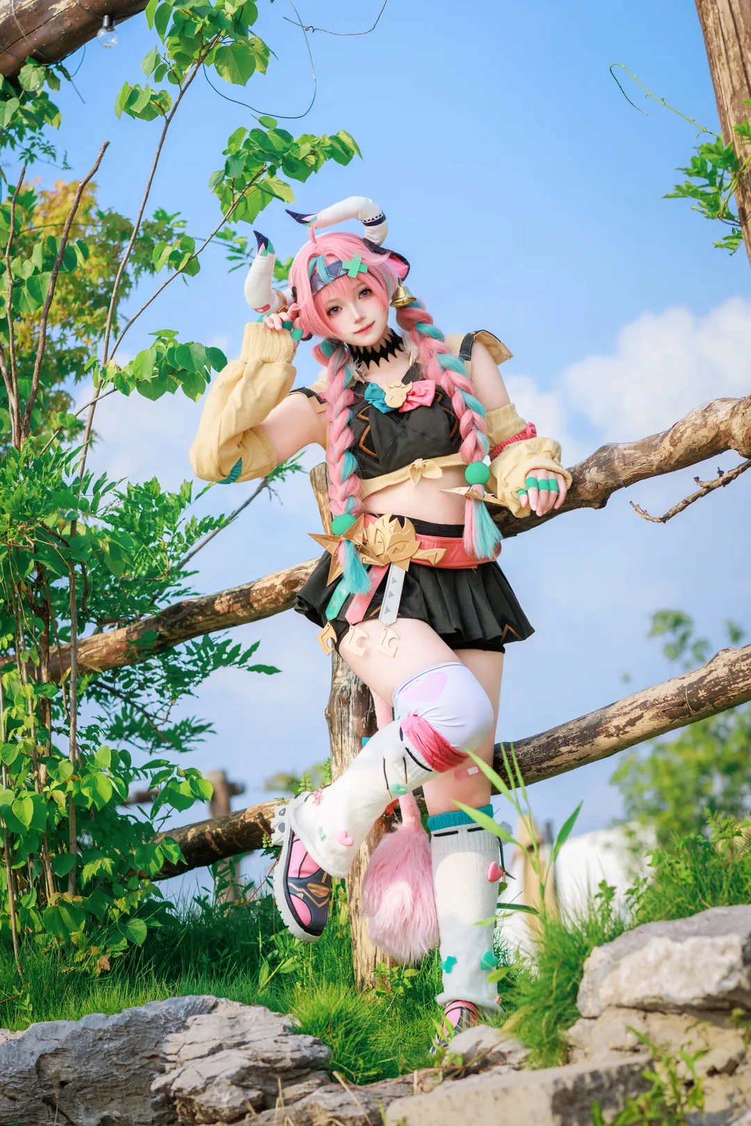 原神, 2次元少女, アウトドア撮影, ヴァレサ コスプレ, 勇敢な牛のコスプレ - 2枚目