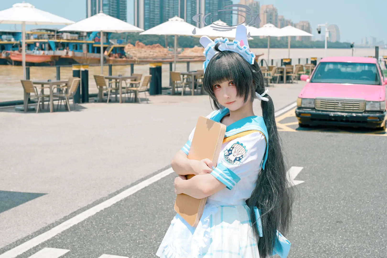 蔚蓝档案, 霞泽美游cos, cosplay写真, 蓝白水手服, 二次元外景 - 第2张