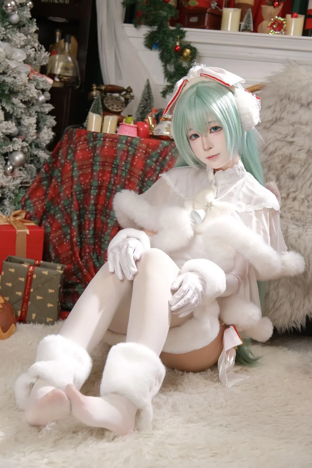 初音未来cos, 白丝, VOCALOID, 圣诞cosplay, 冬季穿搭