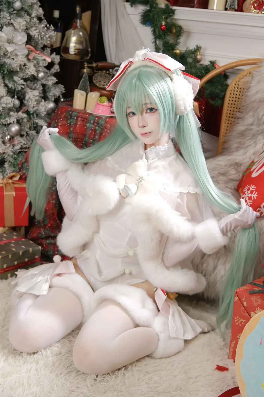 初音未来cos, 白丝, VOCALOID, 圣诞cosplay, 冬季穿搭 - 第3张