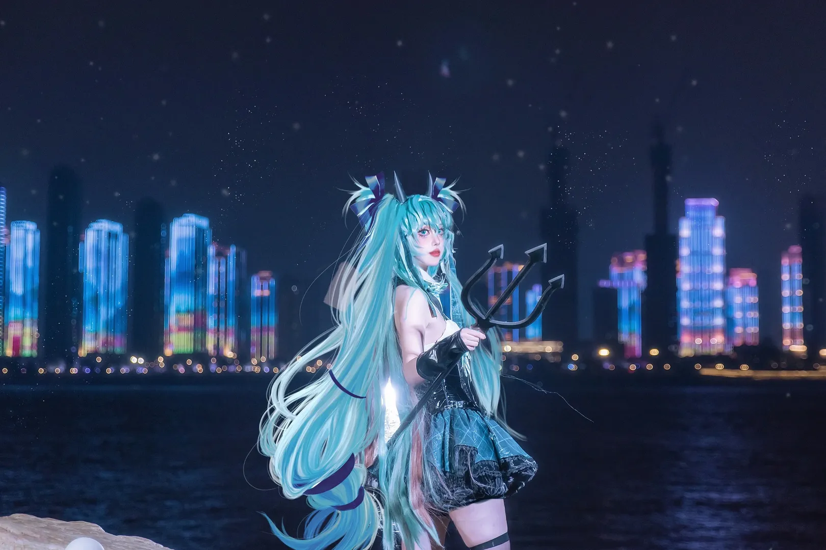 初音未来cos, 夜景人像, Vocaloid, 二次元仿妆, 江边摄影
