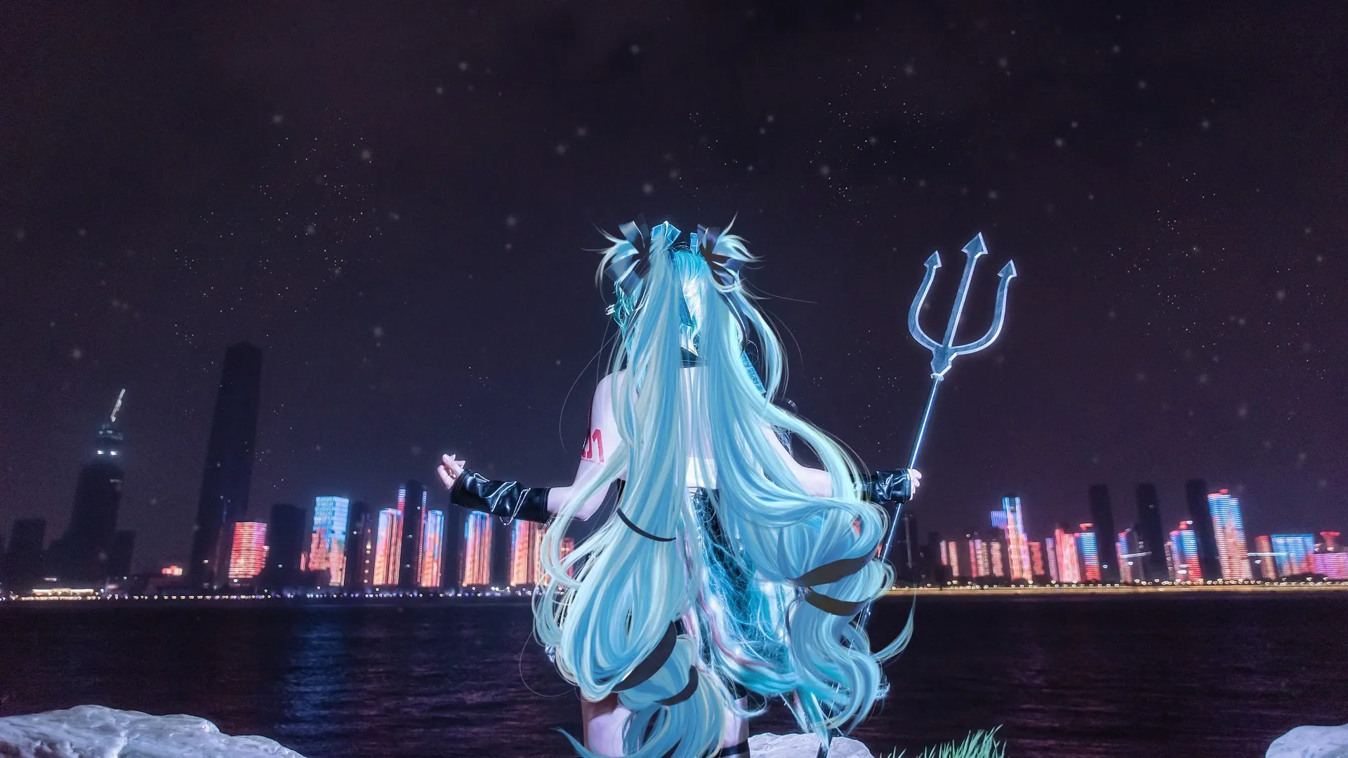 初音未来cos, 夜景人像, Vocaloid, 二次元仿妆, 江边摄影 - 第4张