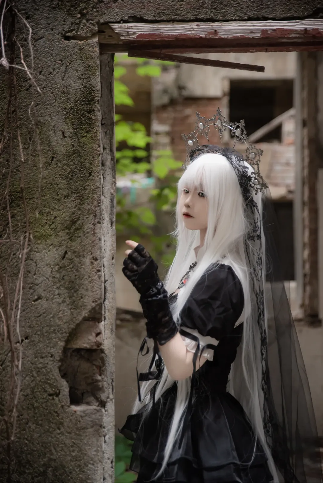 Portrait photography, Ruins photography, White hair cosplay, Gothic Lolita, Prayer for the dead - Image 10