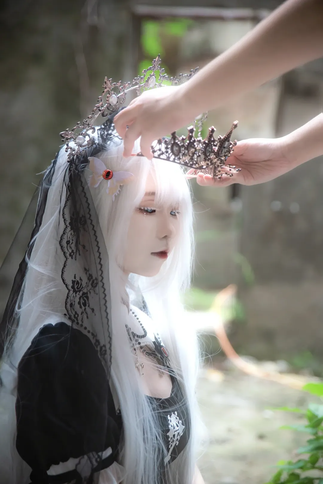 Portrait photography, Ruins photography, White hair cosplay, Gothic Lolita, Prayer for the dead - Image 3