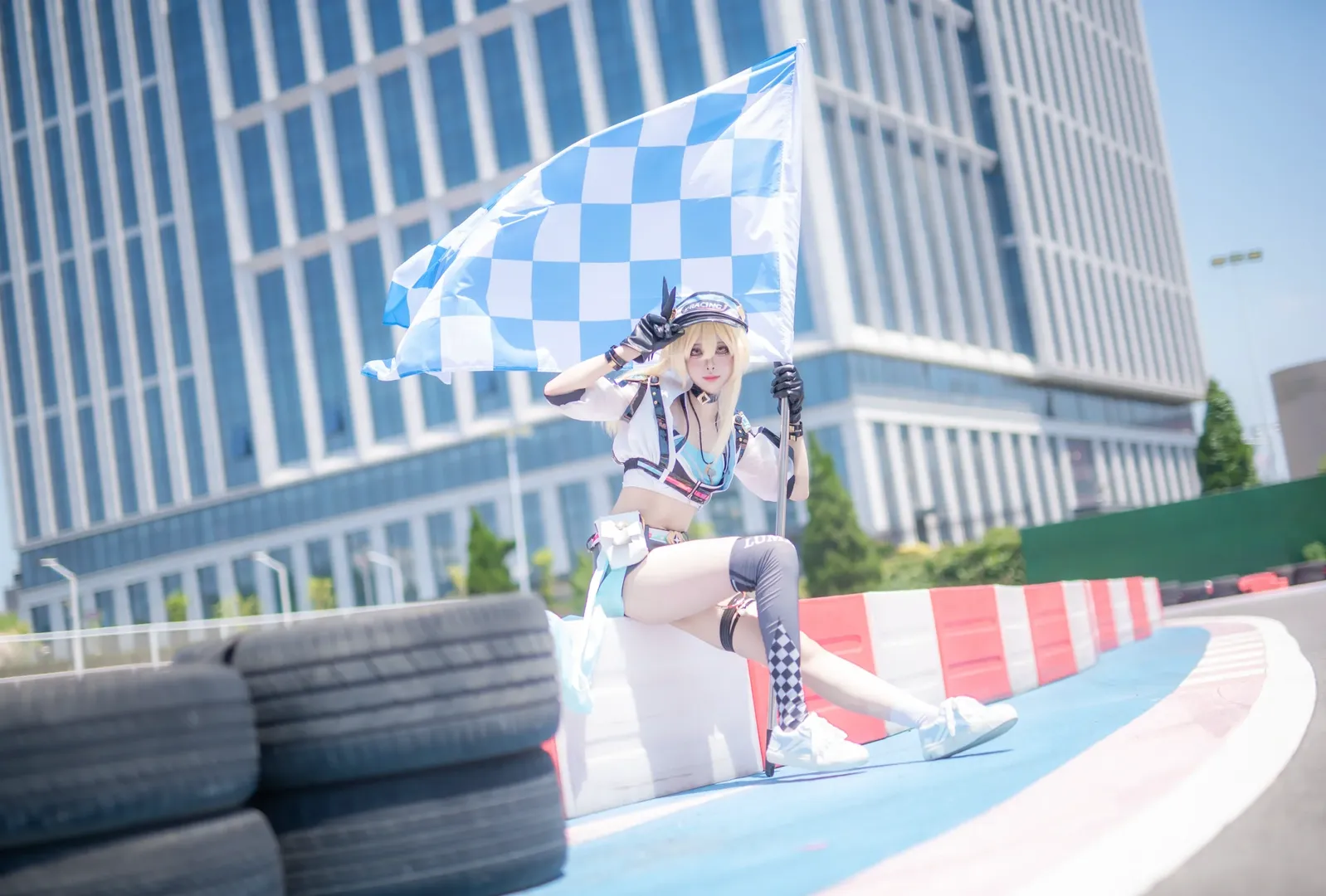 原神, 荧cos, 赛车服, cosplay正片, 卡丁车赛道 - 第1张