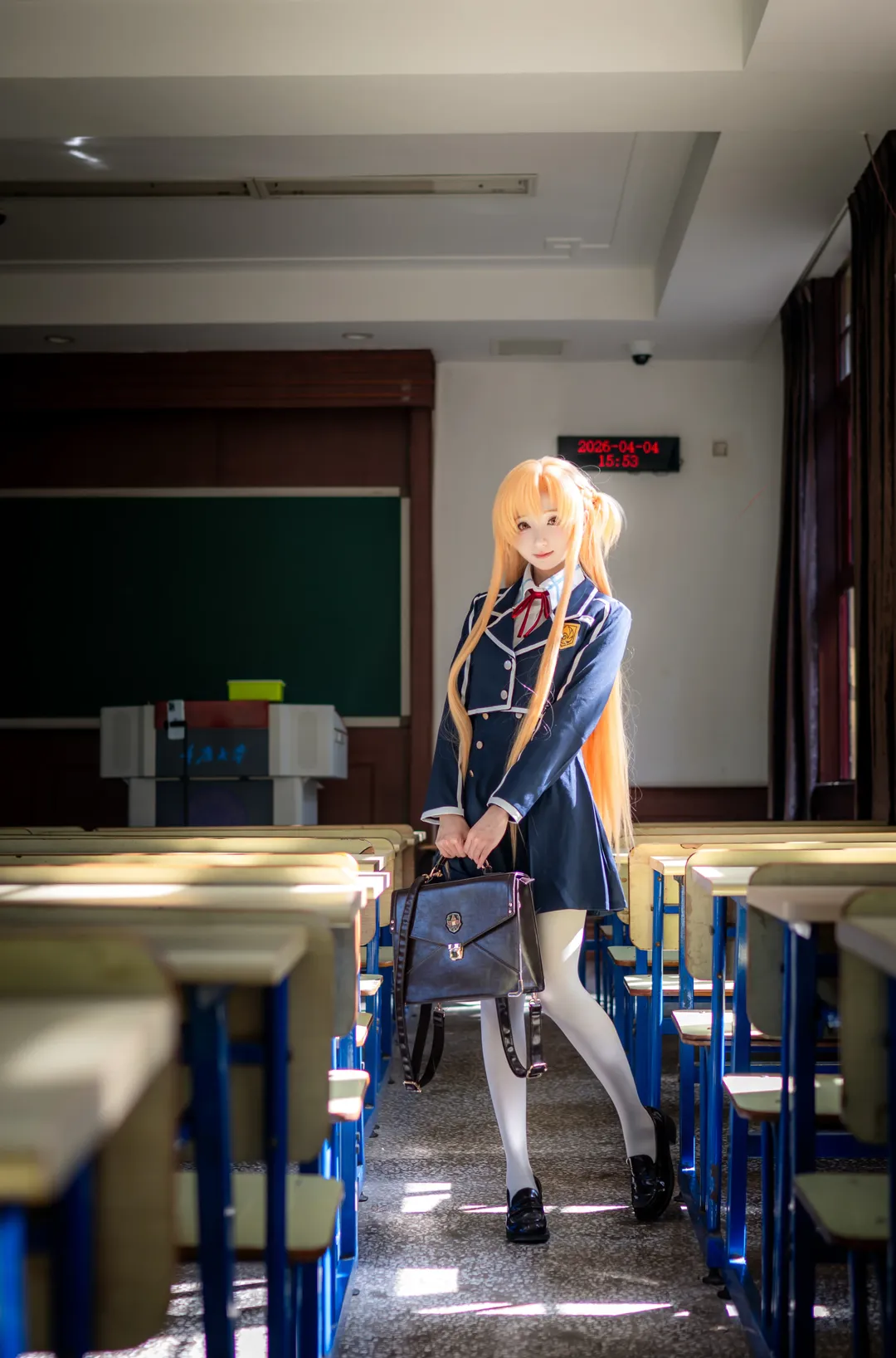 JK制服, 亚丝娜cos, 重庆约拍, 校园正片, 教室光影 - 第11张