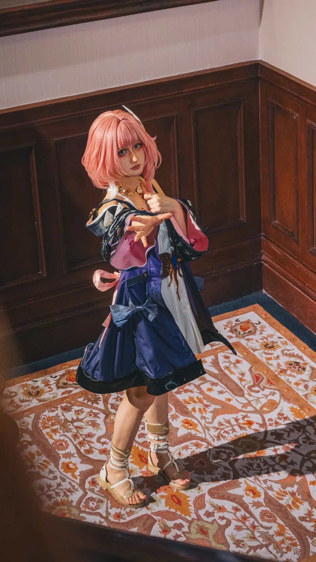 Cyrene Cosplay, Honkai: Star Rail, Pink short hair cosplay, Retro indoor photography, Staircase light and shadow