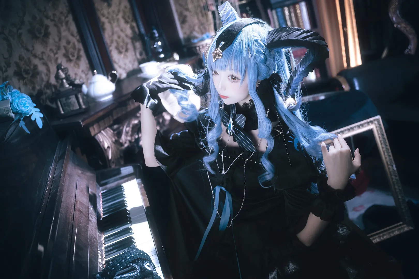 丰川祥子cos, 明日方舟, 哥特风cosplay, 钢琴写真, avemujica - 第5张