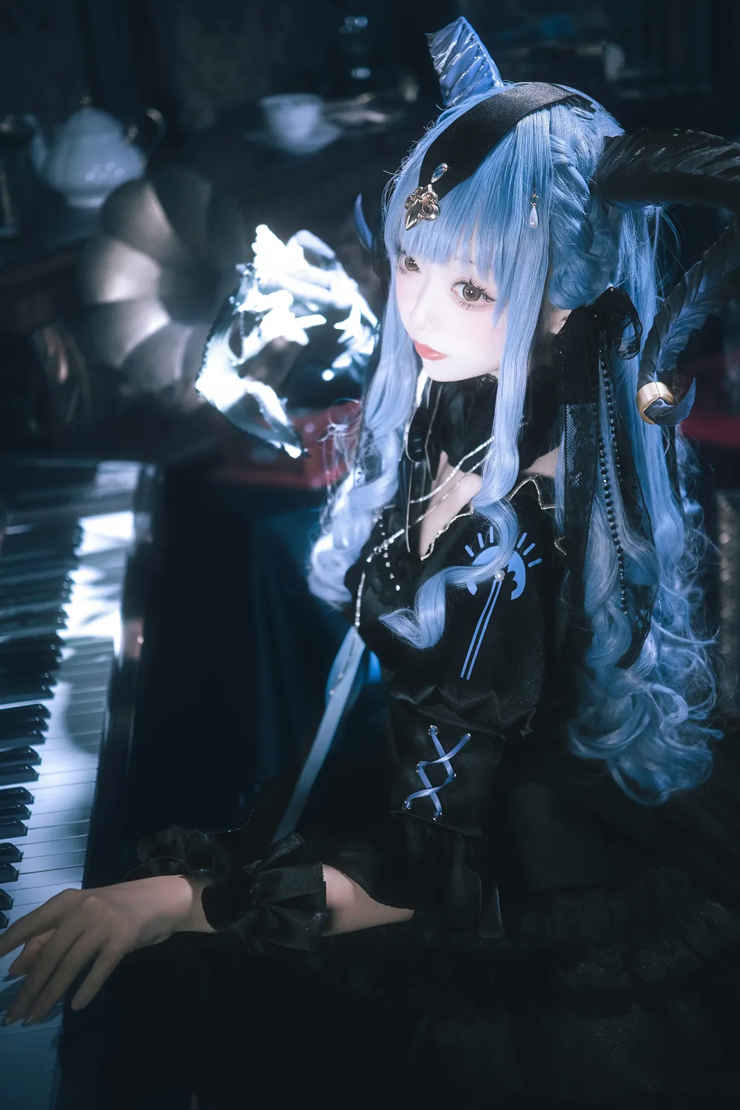 丰川祥子cos, 明日方舟, 哥特风cosplay, 钢琴写真, avemujica - 第9张