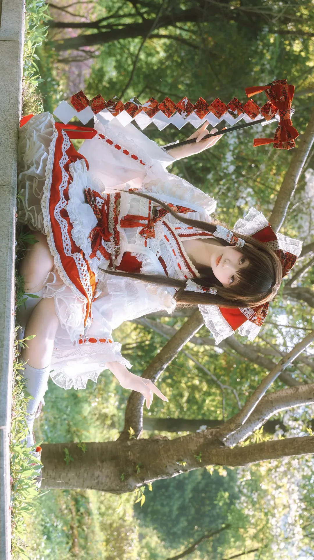 博丽灵梦cos, 东方project, 二次元cosplay, 巫女装, 户外人像摄影 - 第2张